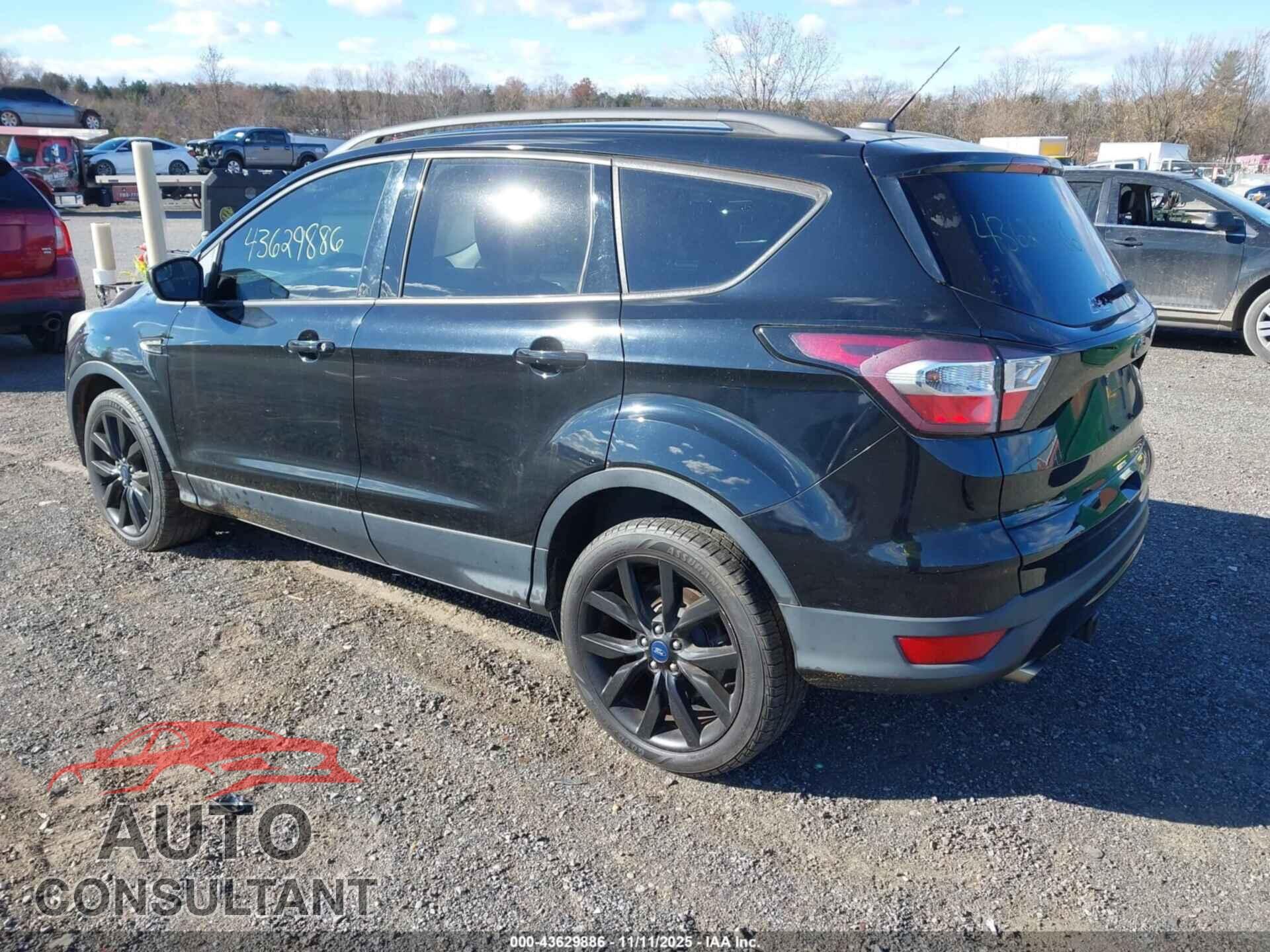 FORD ESCAPE 2017 - 1FMCU9GD4HUC73859