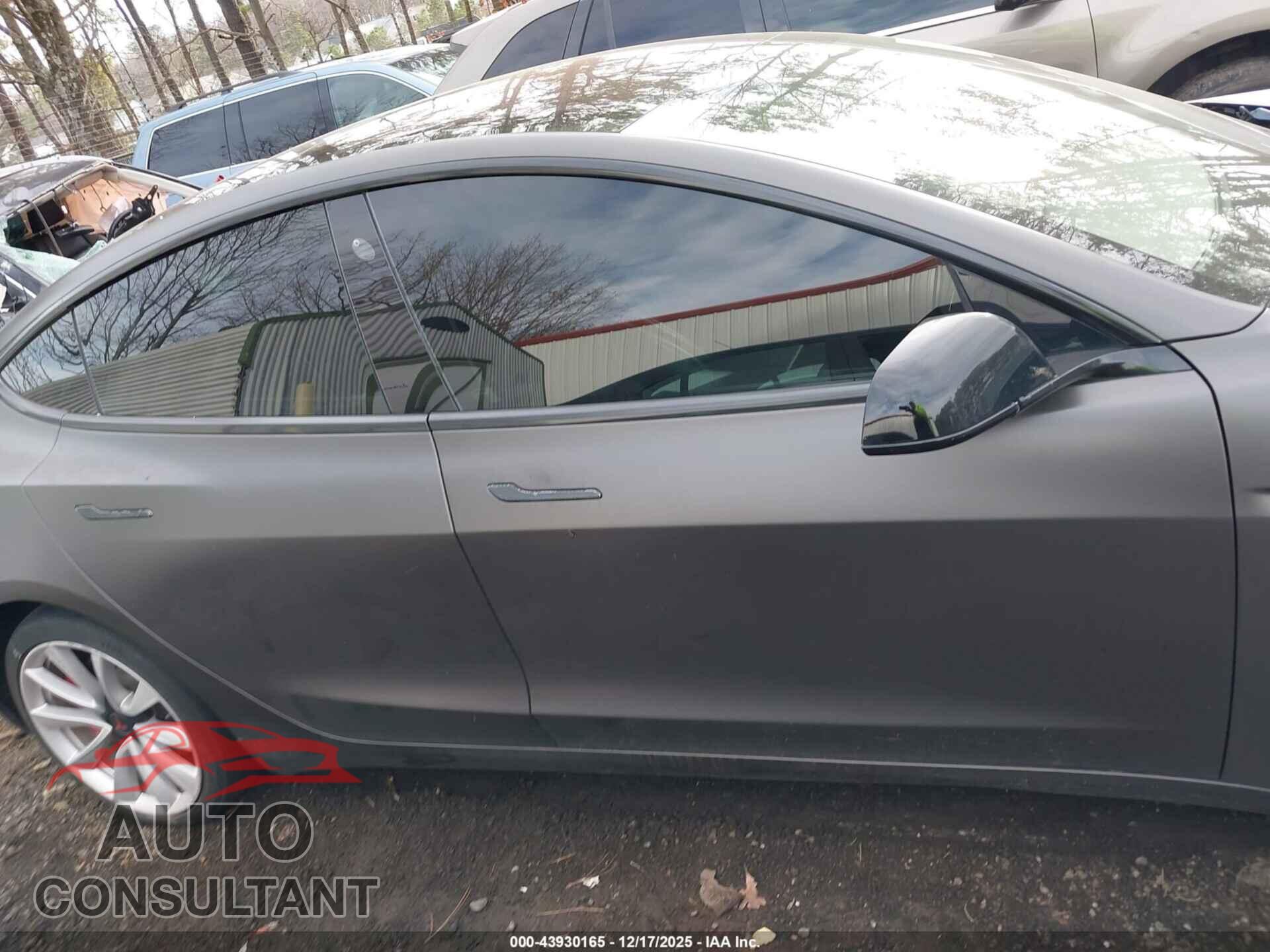 TESLA MODEL 3 2018 - 5YJ3E1EB2JF090334