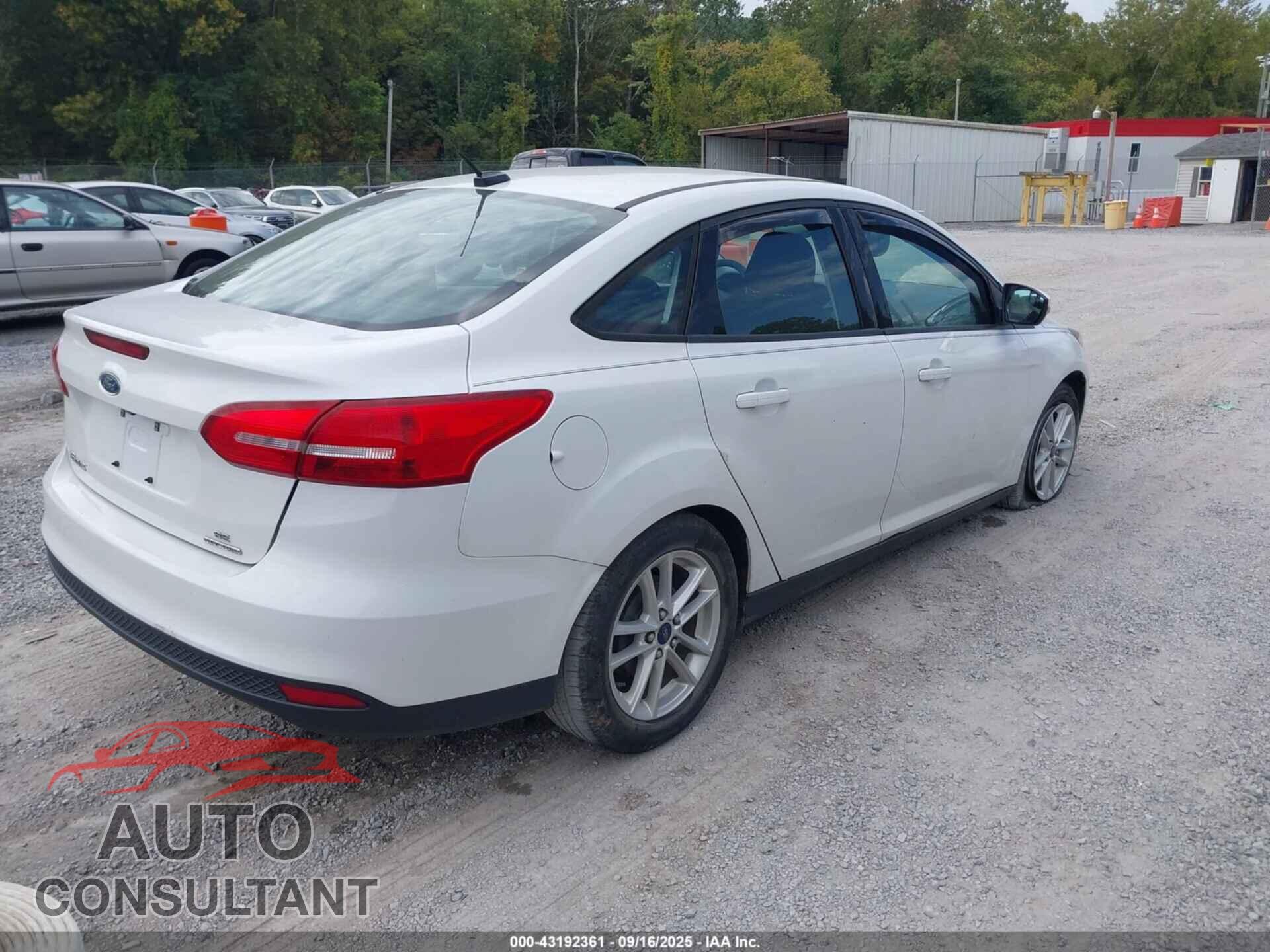 FORD FOCUS 2015 - 1FADP3F22FL204206