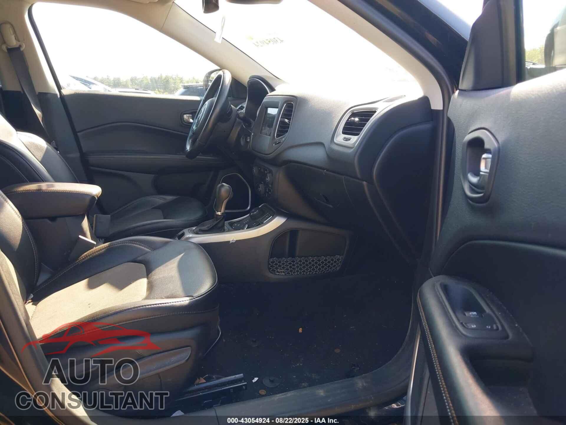 JEEP COMPASS 2019 - 3C4NJDBB0KT850807
