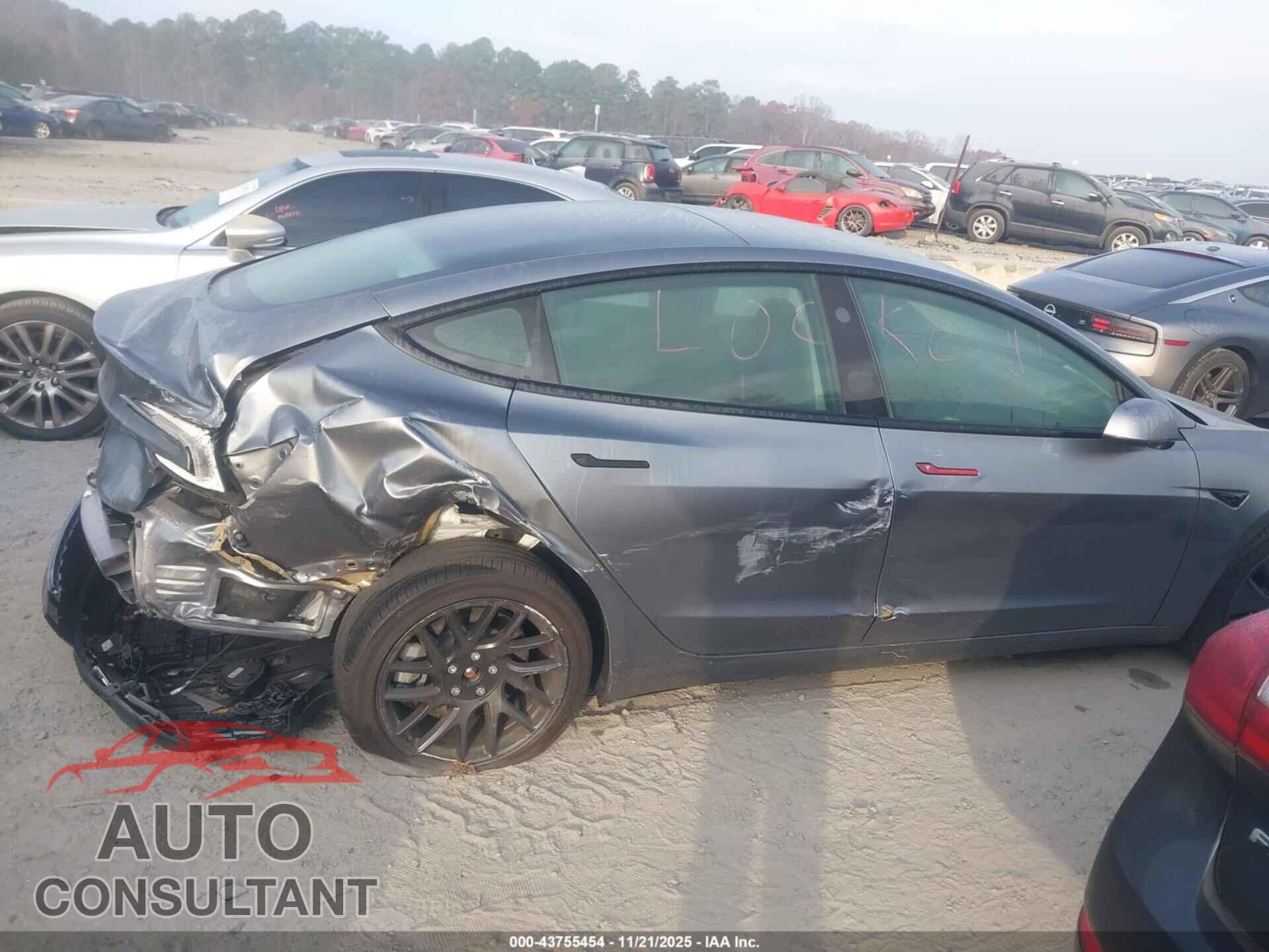 TESLA MODEL 3 2024 - 5YJ3E1EA9RF862475
