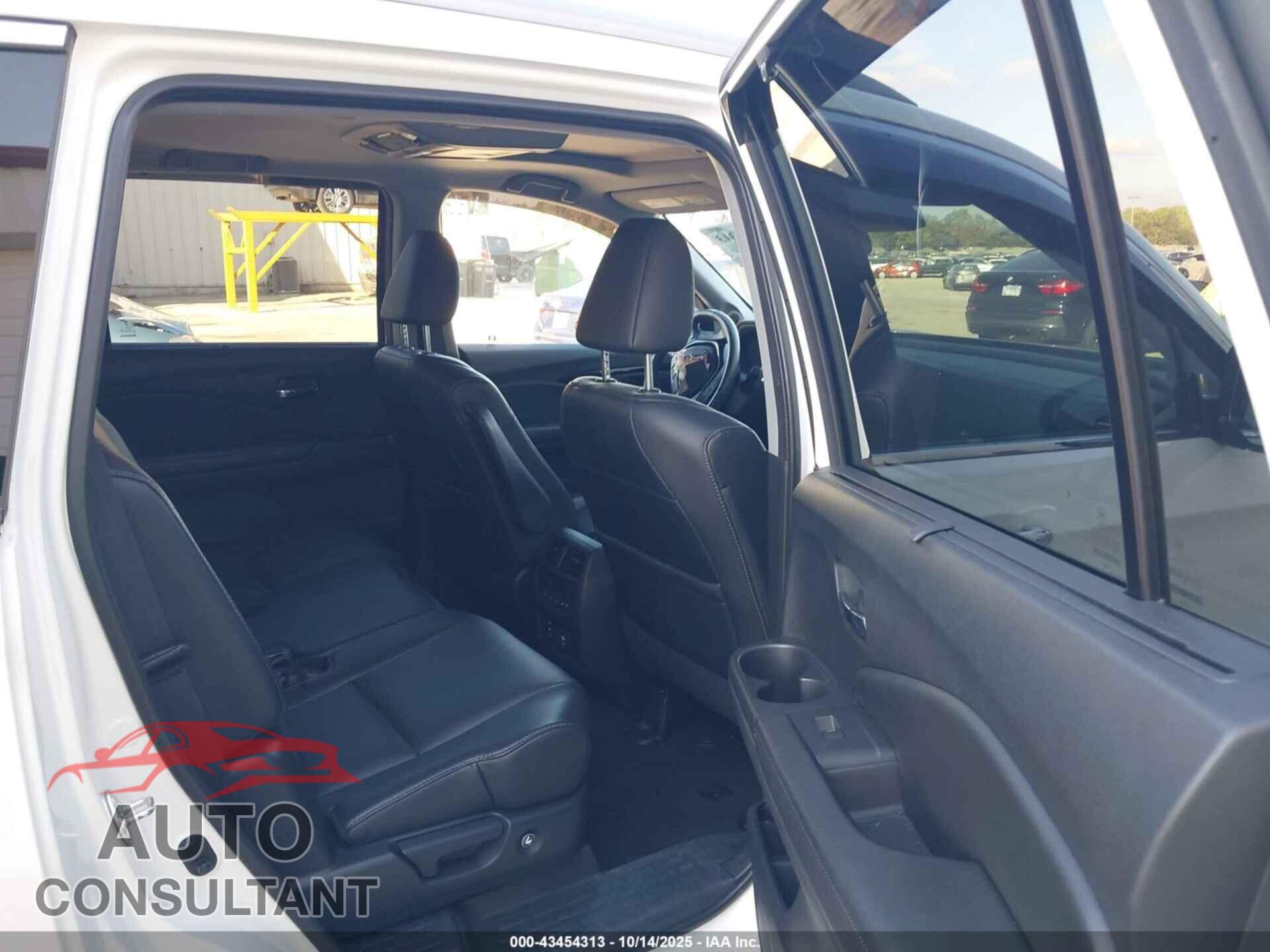 HONDA PILOT 2017 - 5FNYF6H97HB043142