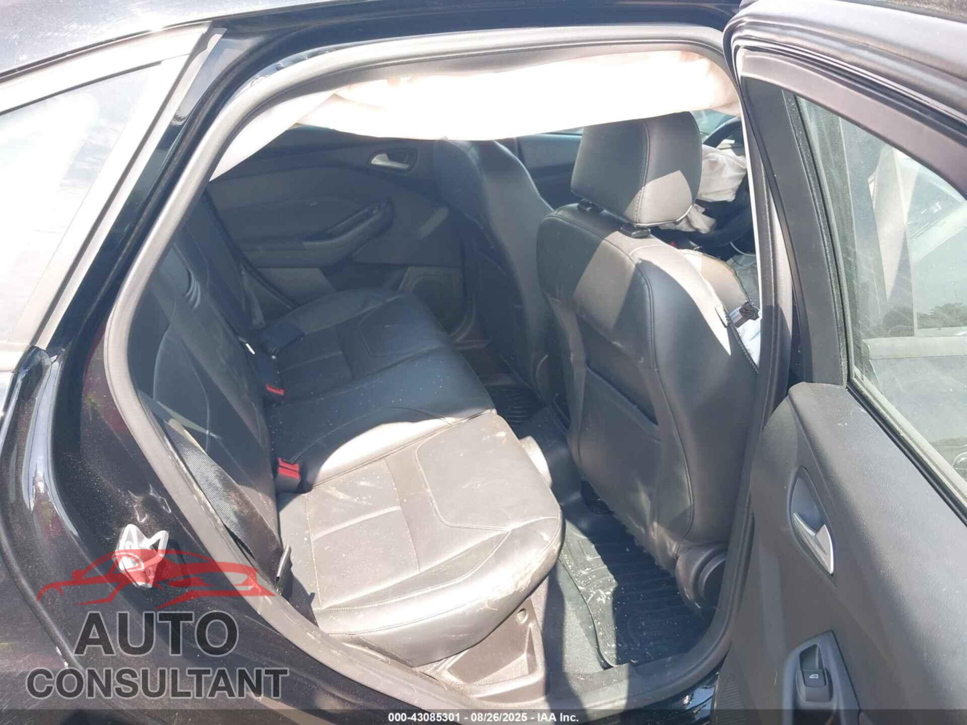FORD FOCUS 2016 - 1FADP3F25GL318640
