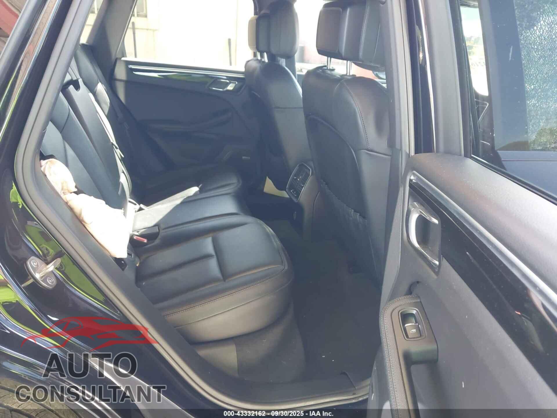 PORSCHE MACAN 2018 - WP1AA2A57JLB11179