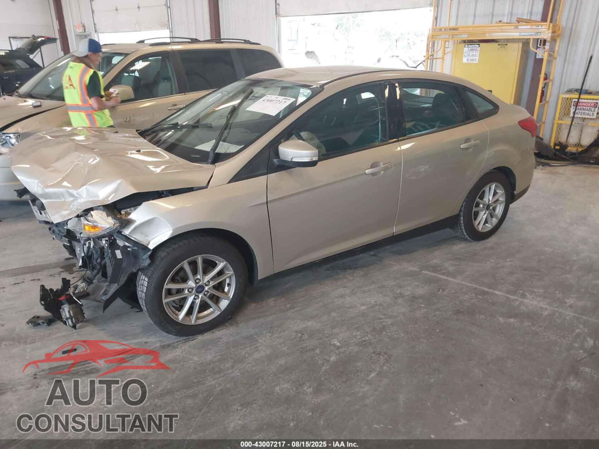FORD FOCUS 2017 - 1FADP3F28HL203628