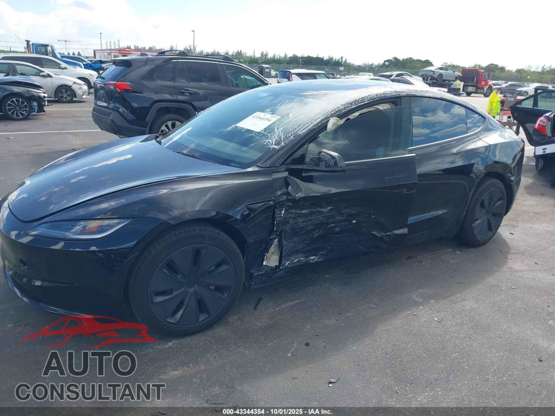 TESLA MODEL 3 2024 - 5YJ3E1EA3RF857269