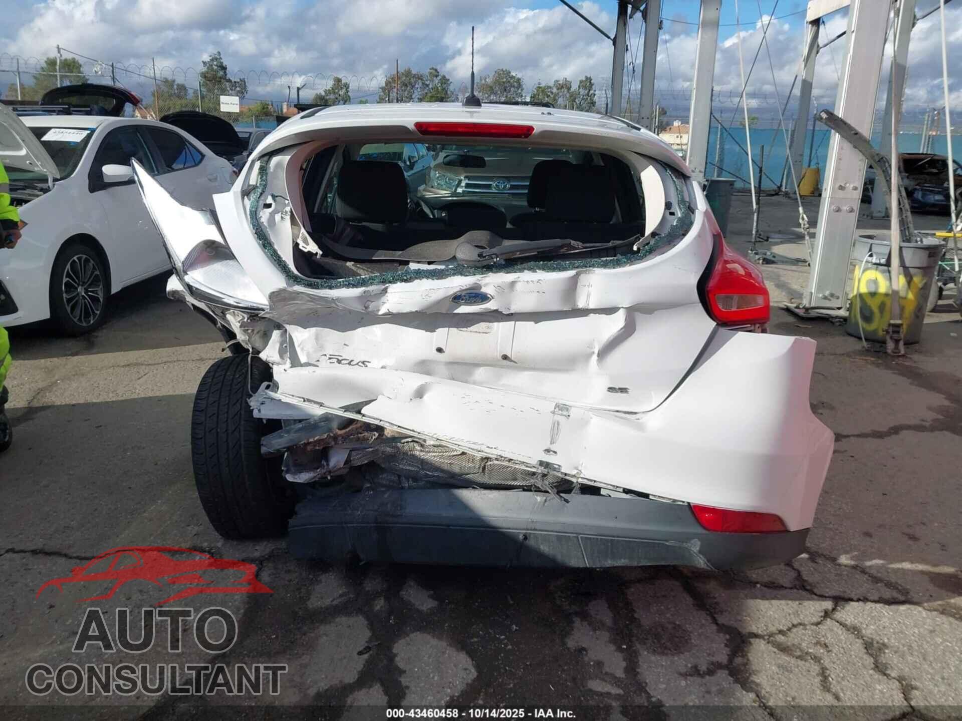 FORD FOCUS 2016 - 1FADP3K28GL337740