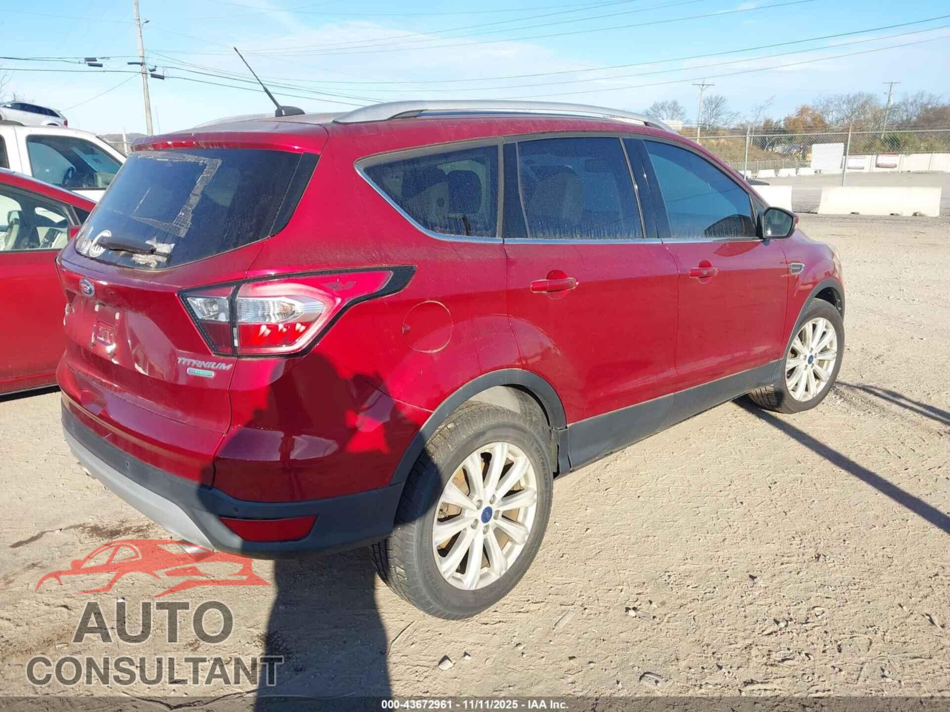 FORD ESCAPE 2017 - 1FMCU0J93HUF02113