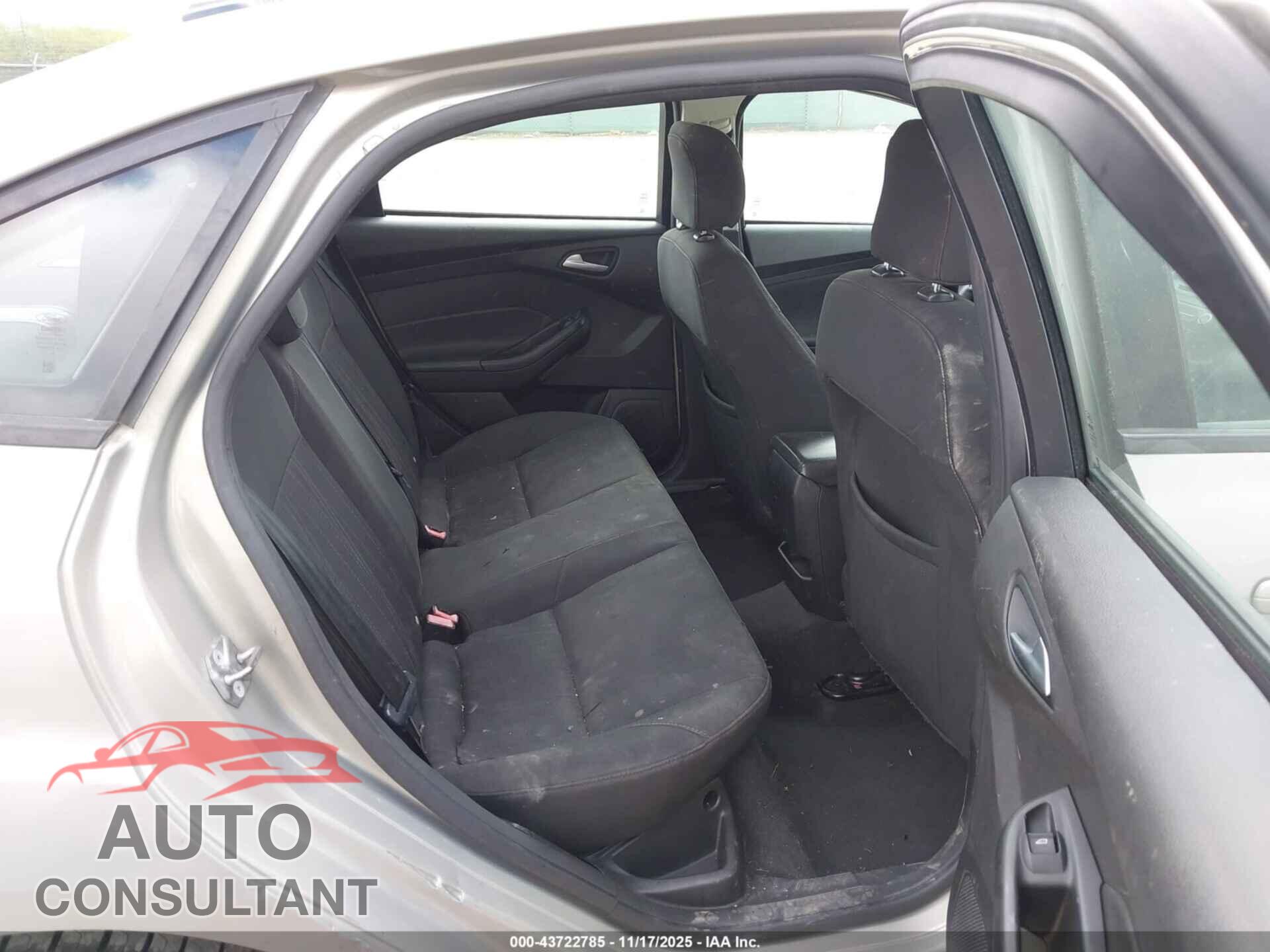 FORD FOCUS 2015 - 1FADP3F20FL335229