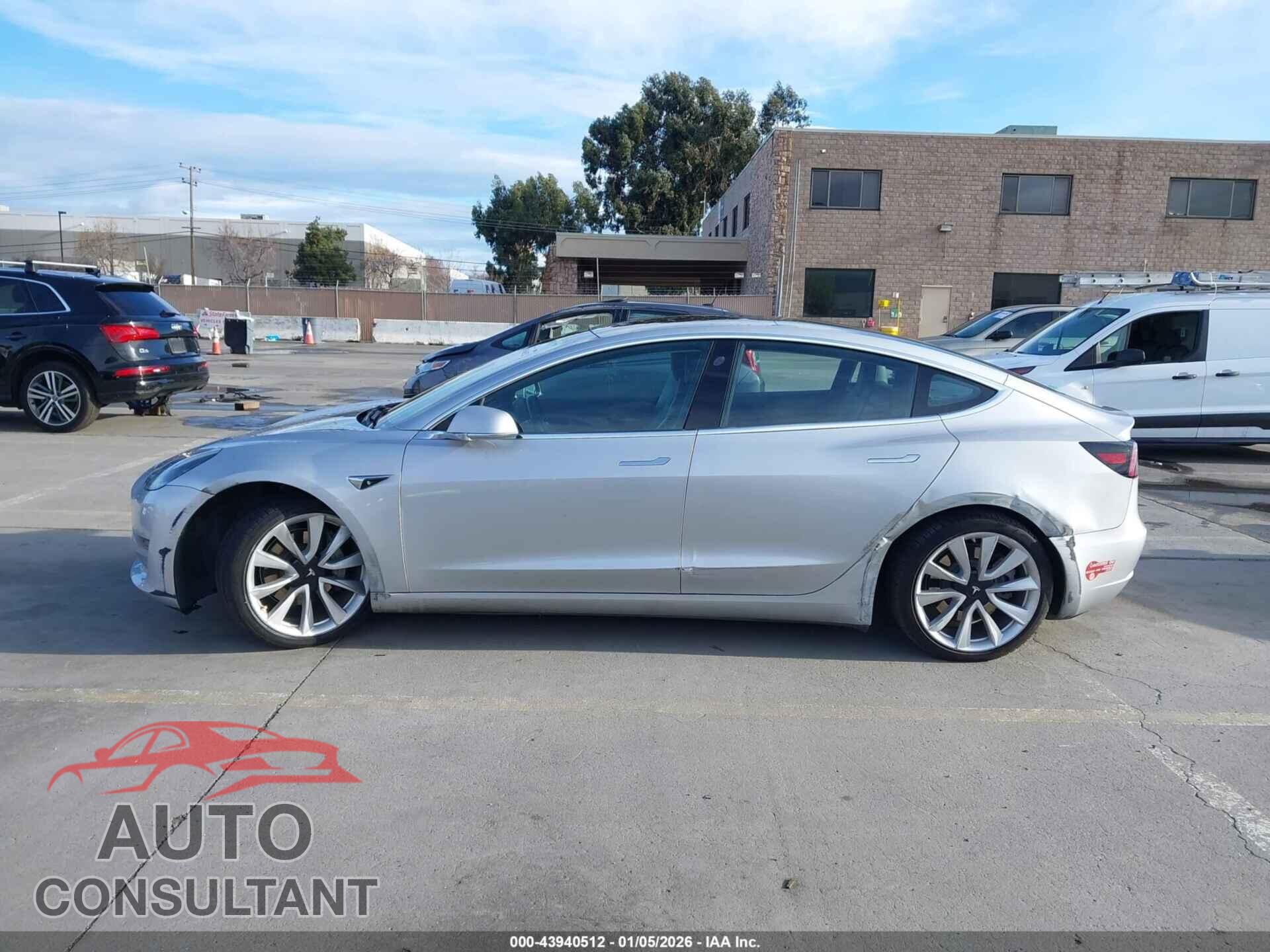 TESLA MODEL 3 2018 - 5YJ3E1EAXJF061297