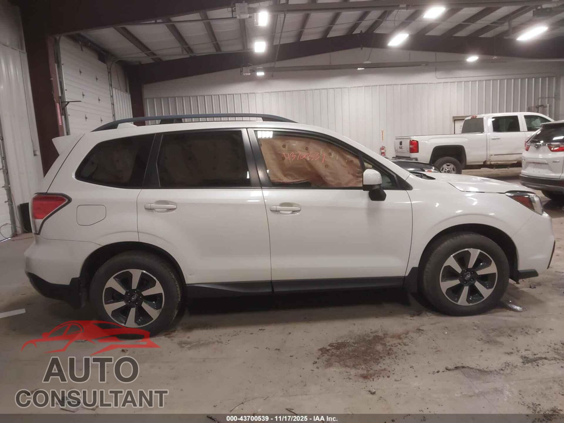 SUBARU FORESTER 2017 - JF2SJAEC0HH413162