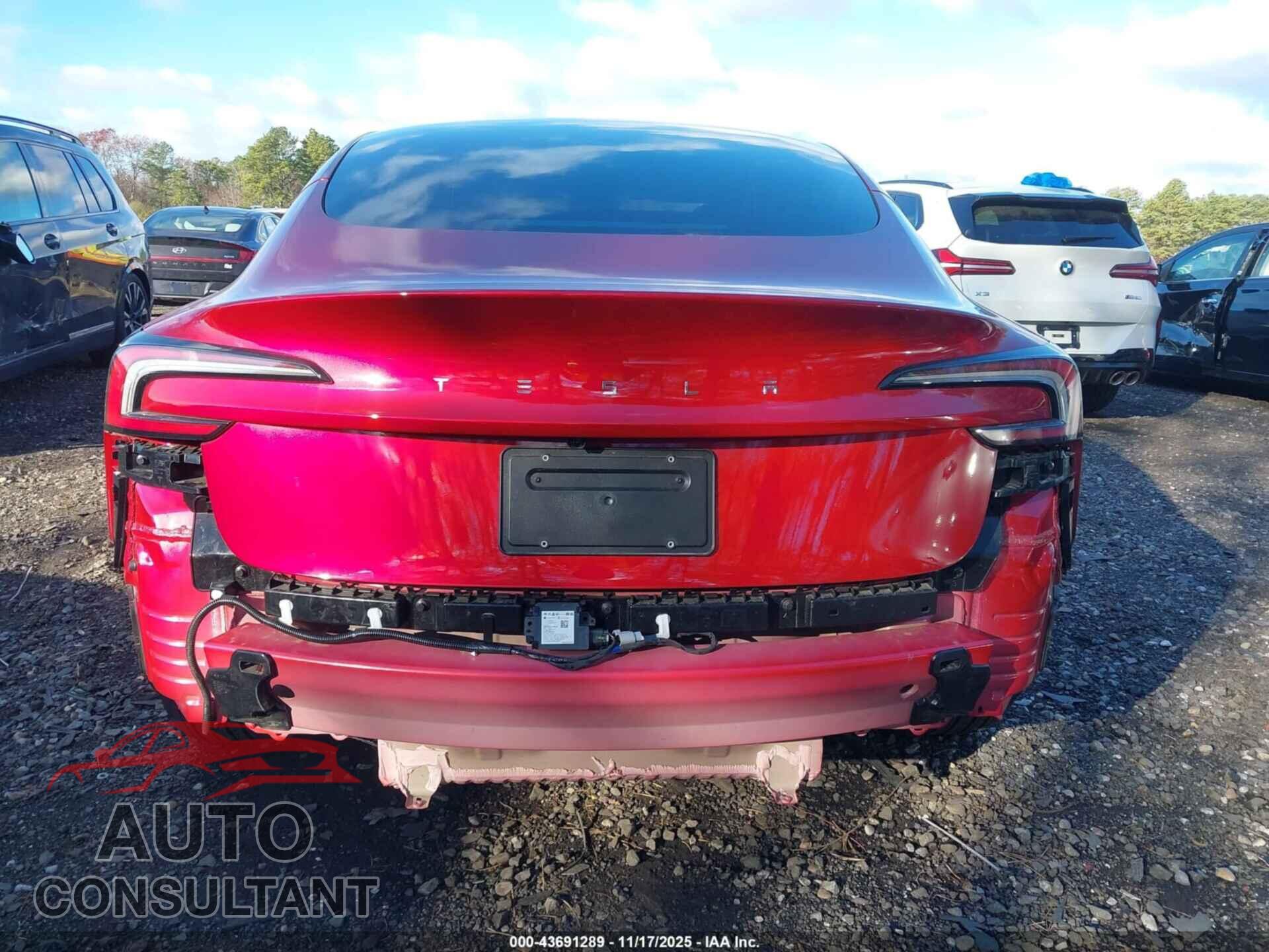 TESLA MODEL 3 2025 - 5YJ3E1EA0SF021585
