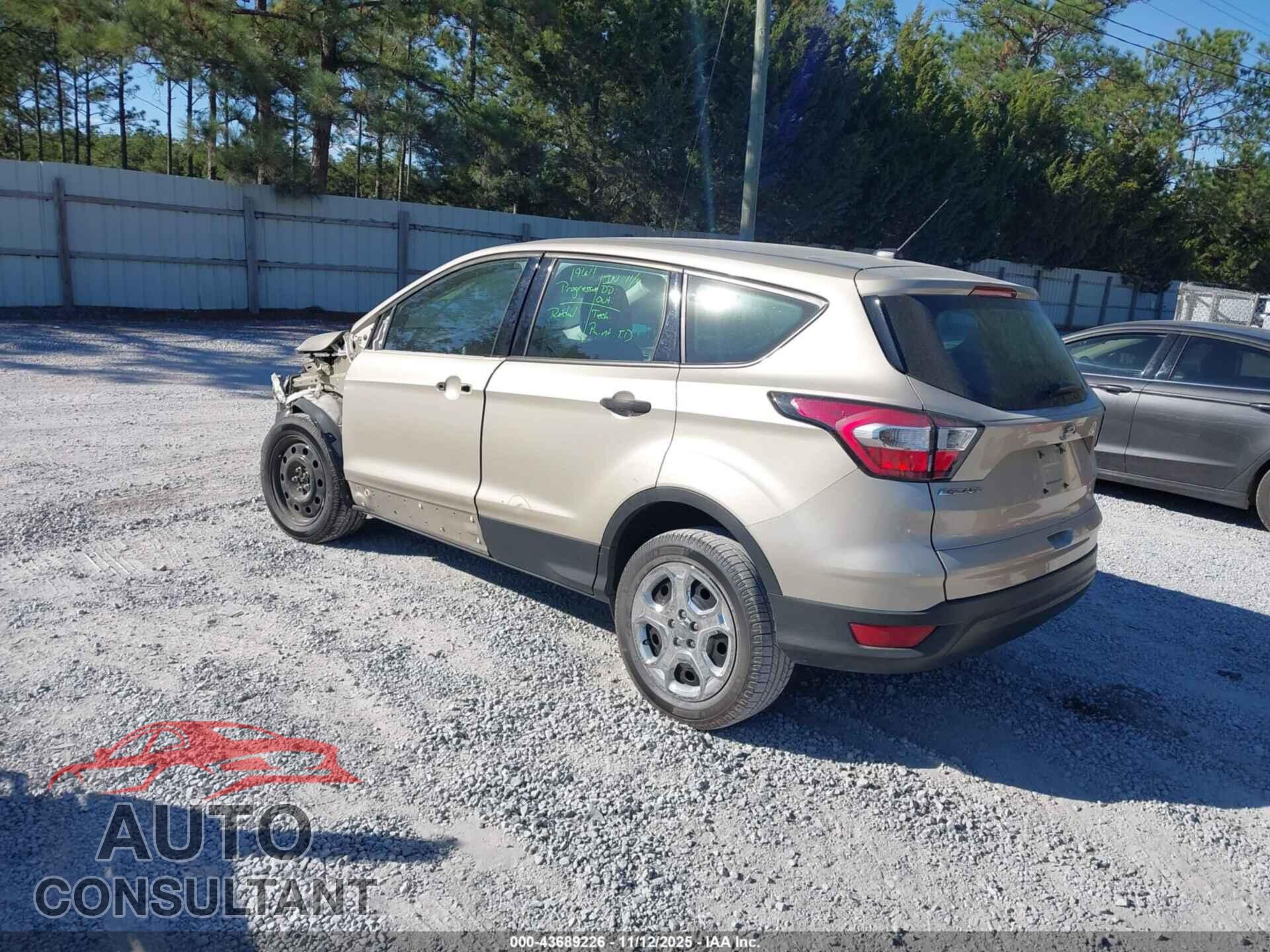 FORD ESCAPE 2017 - 1FMCU0F71HUE30688