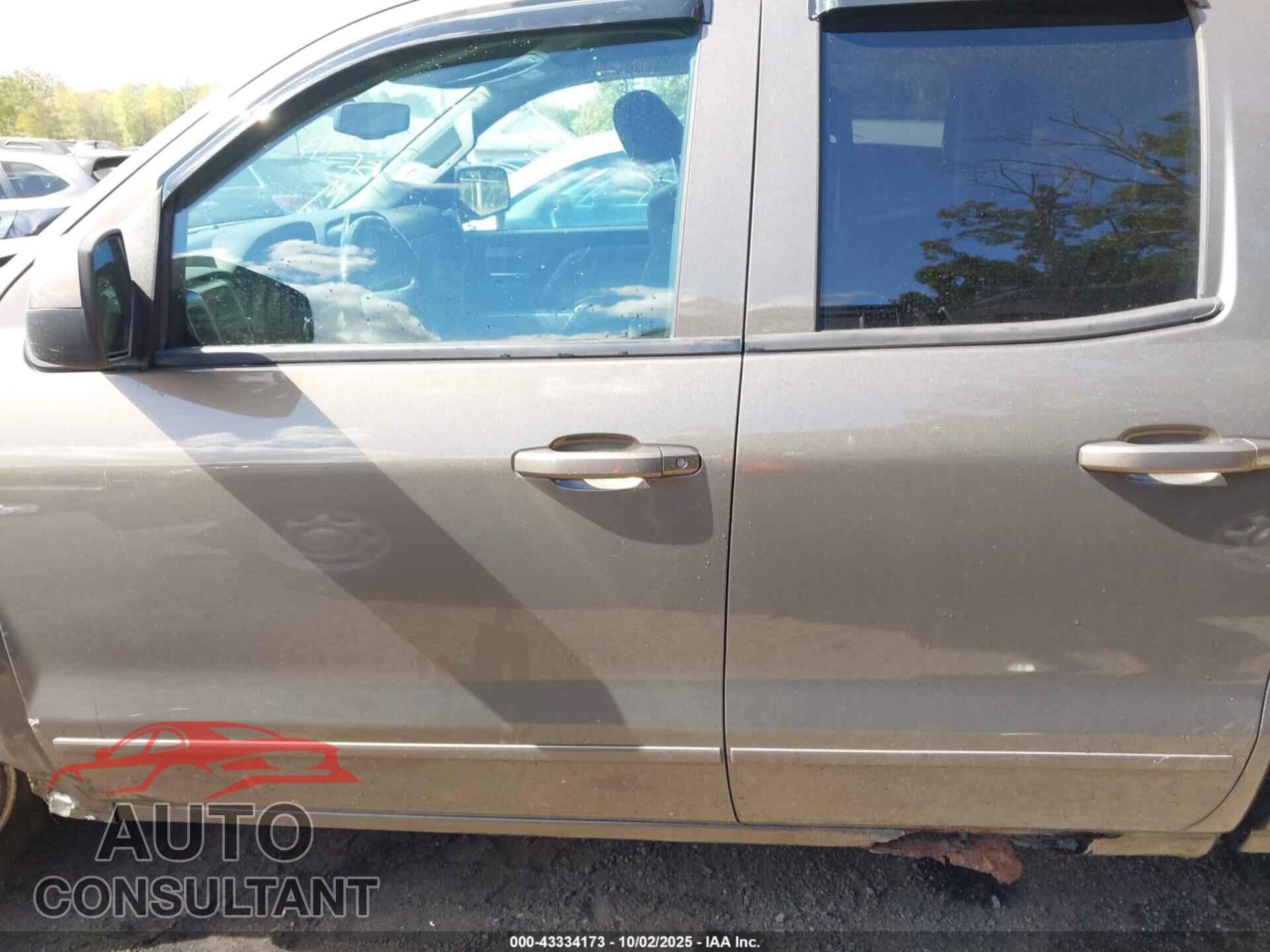 CHEVROLET SILVERADO 1500 2015 - 1GCVKREC9FZ215744