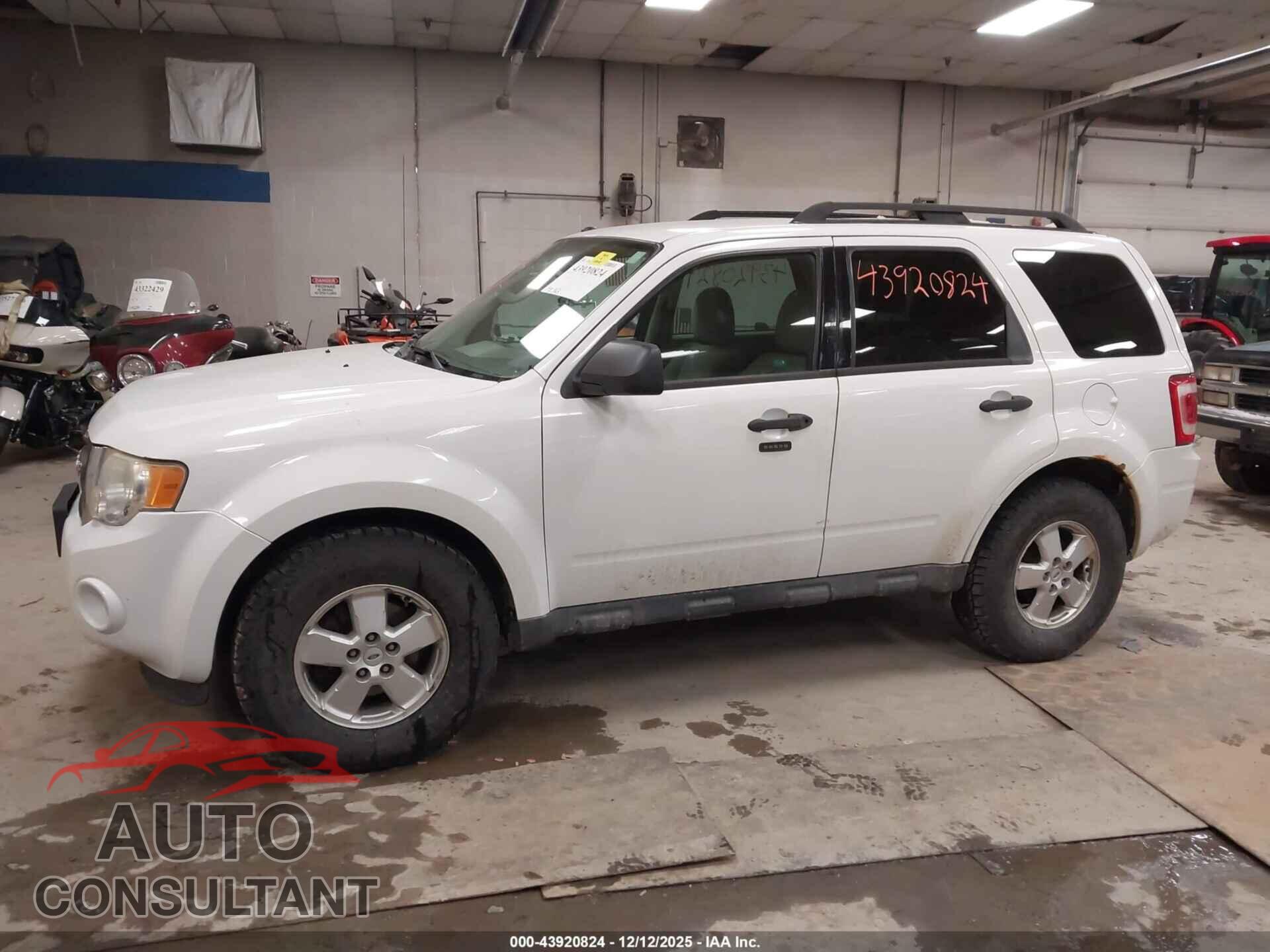 FORD ESCAPE 2011 - 1FMCU9D78BKB85639