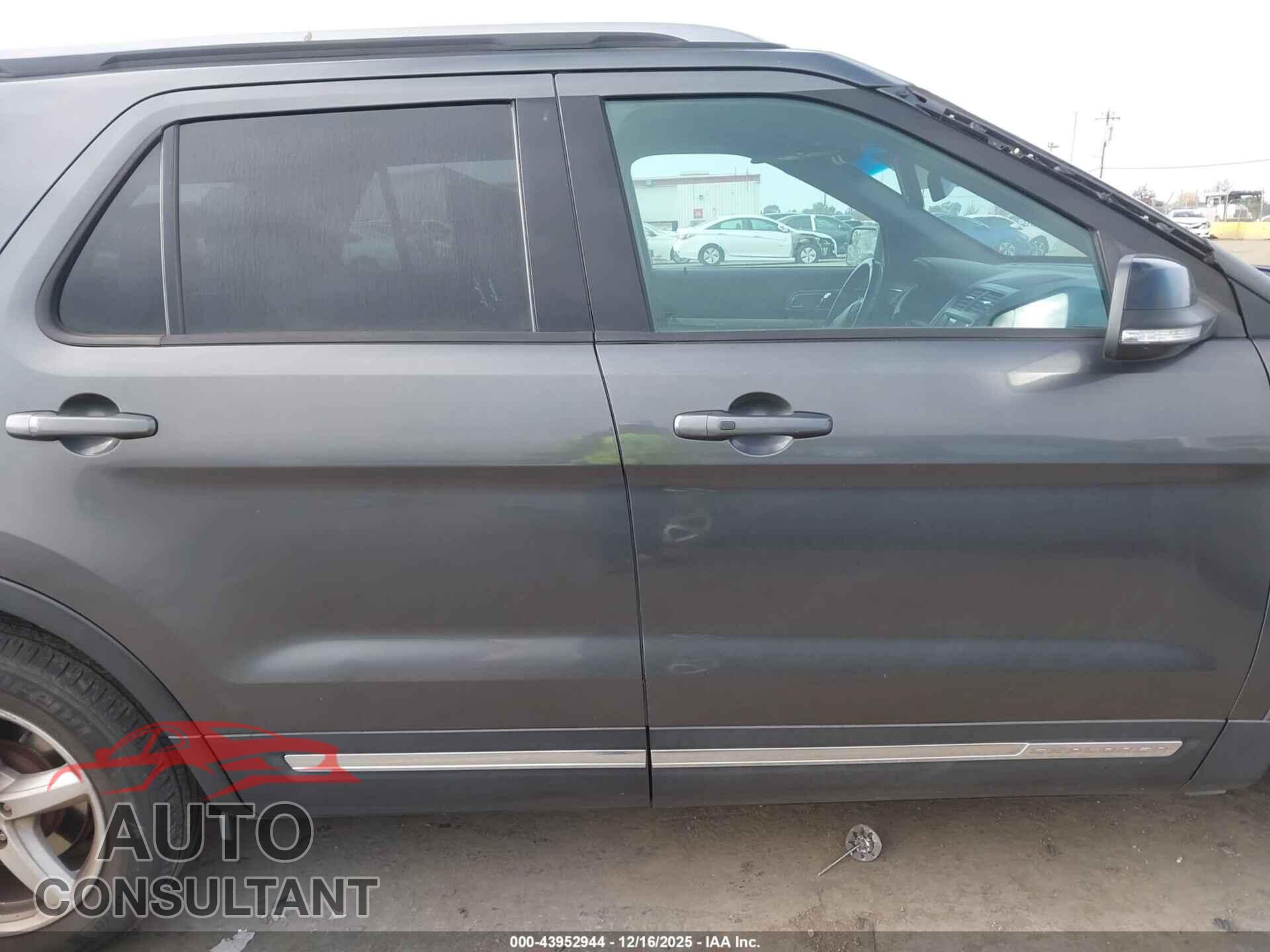 FORD EXPLORER 2018 - 1FM5K7D8XJGB57094
