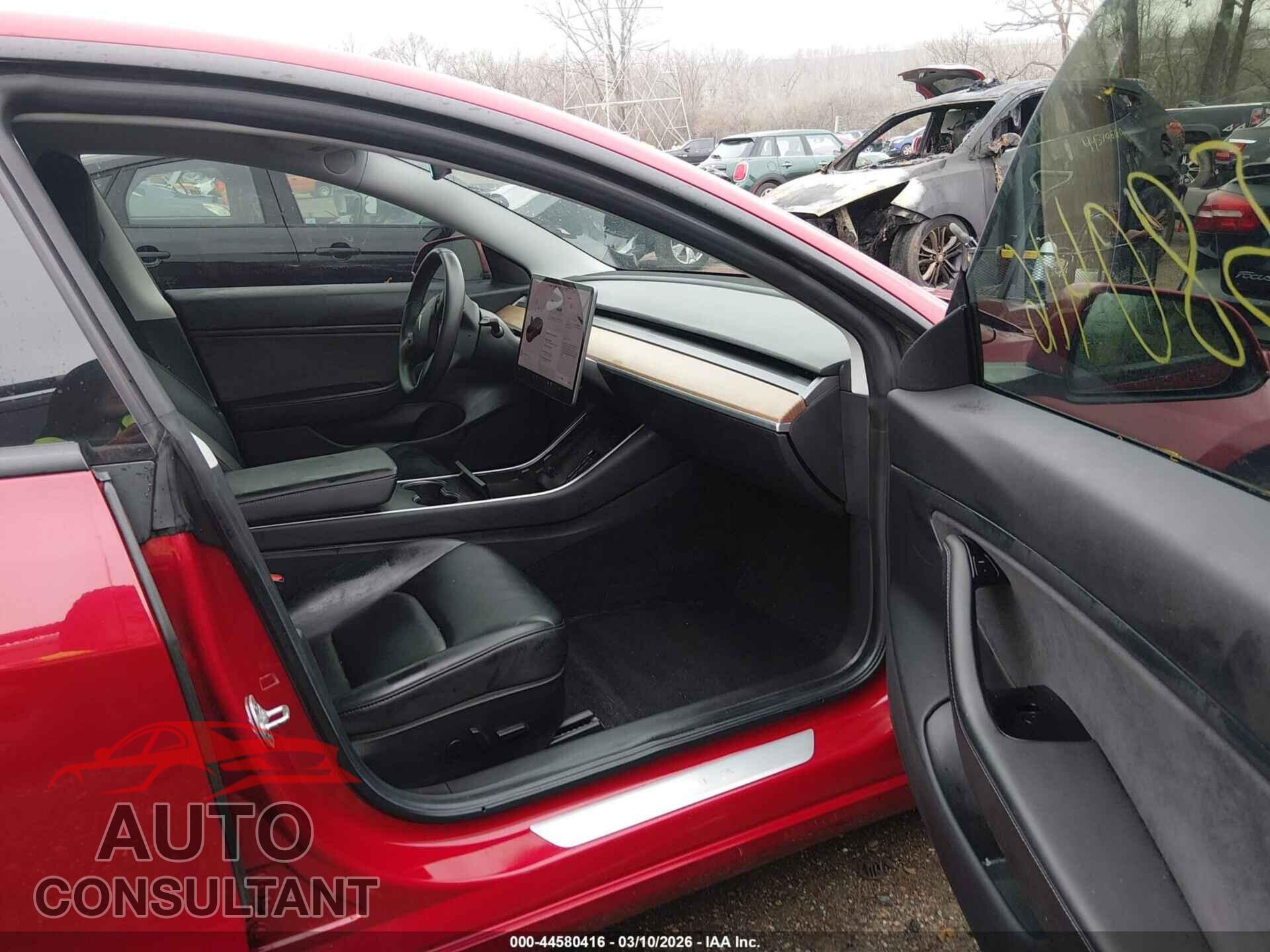 TESLA MODEL 3 2019 - 5YJ3E1EB5KF387101
