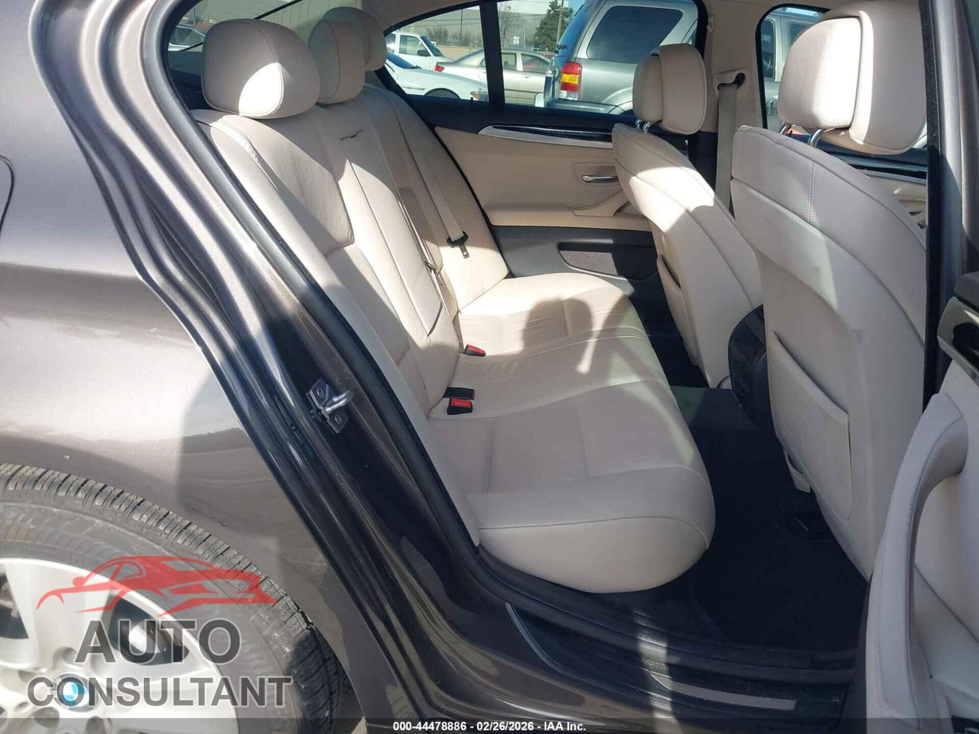 BMW 528I 2011 - WBAFR1C56BDS35654