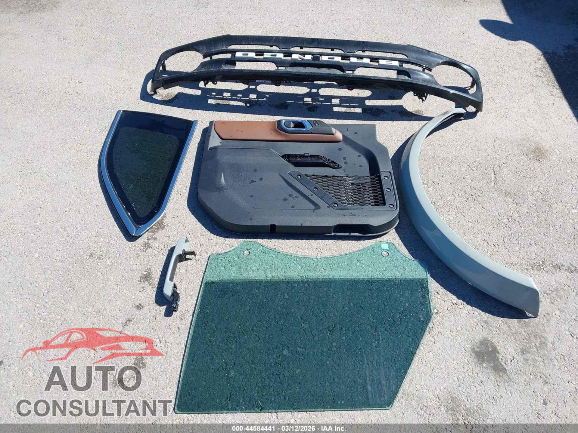 FORD BRONCO 2024 - 1FMDE8BH0RLB52257