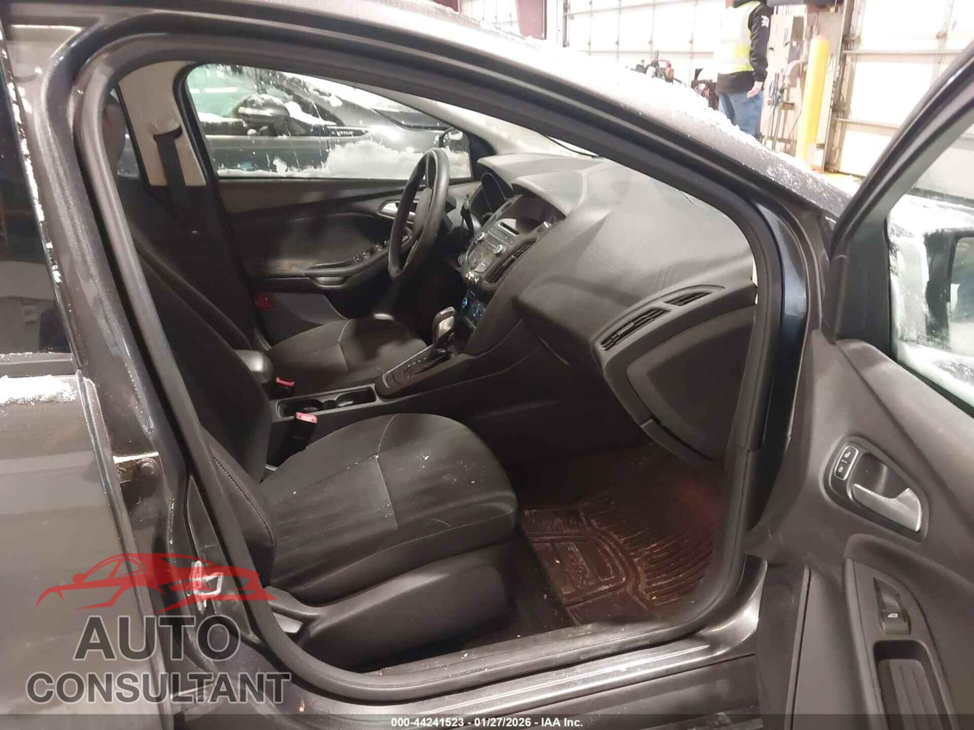 FORD FOCUS 2016 - 1FADP3F20GL329626