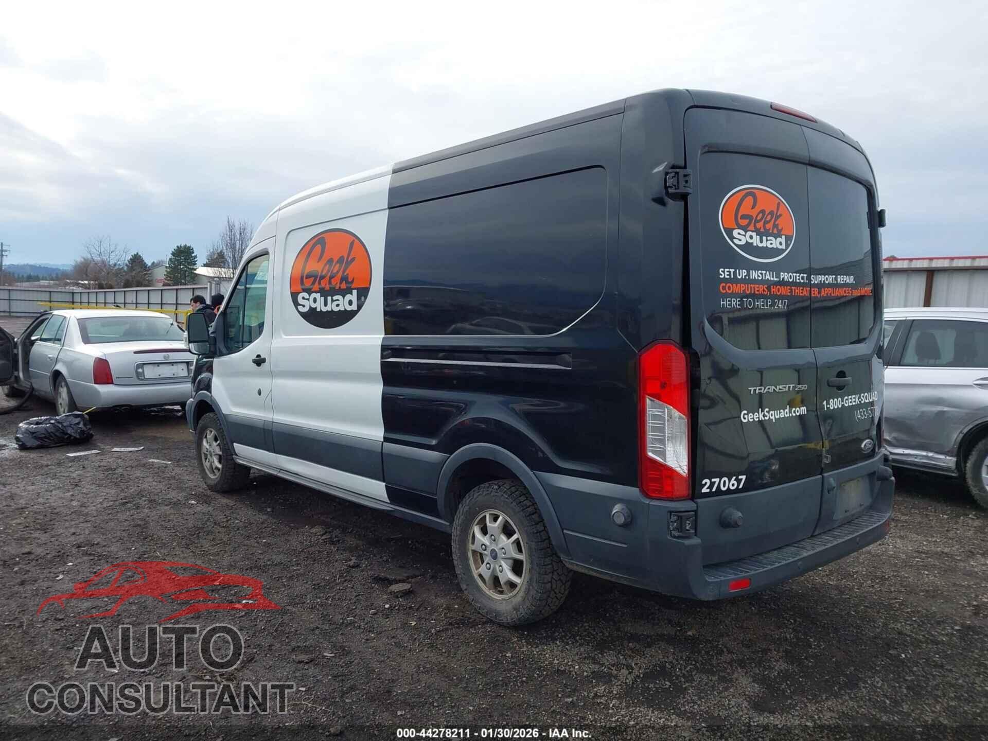 FORD TRANSIT-250 2015 - 1FTYR2CM1FKA73068