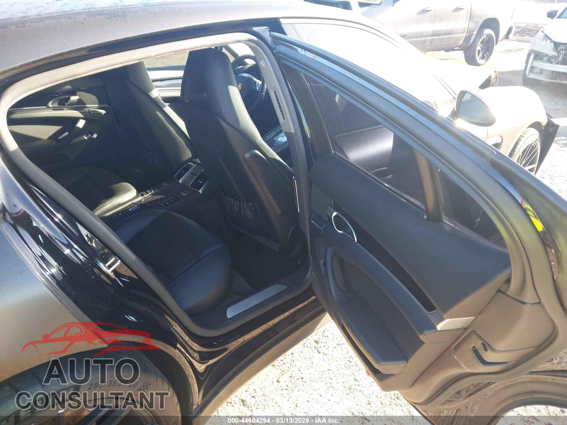 PORSCHE PANAMERA 2016 - WP0AA2A71GL000980