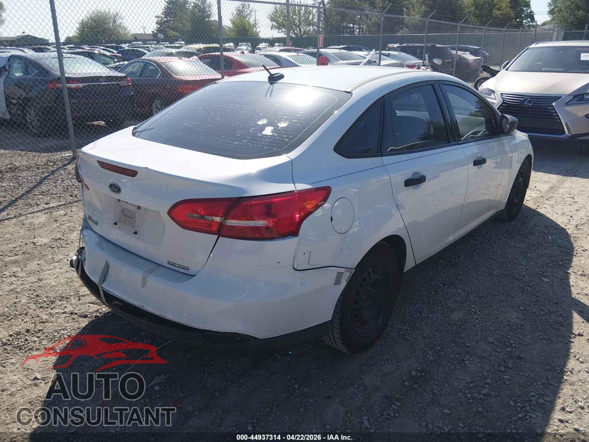 FORD FOCUS 2015 - 1FADP3E28FL217947