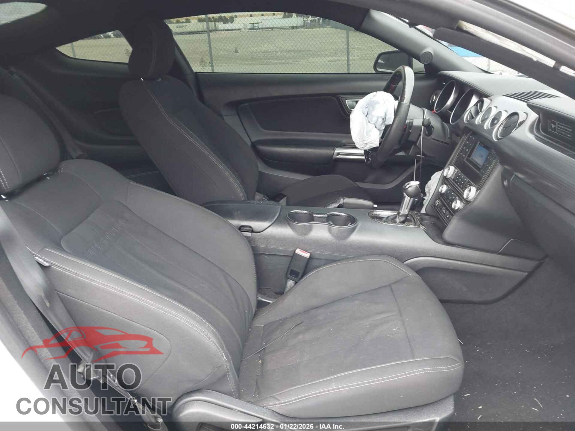 FORD MUSTANG 2020 - 1FA6P8CF5L5123326