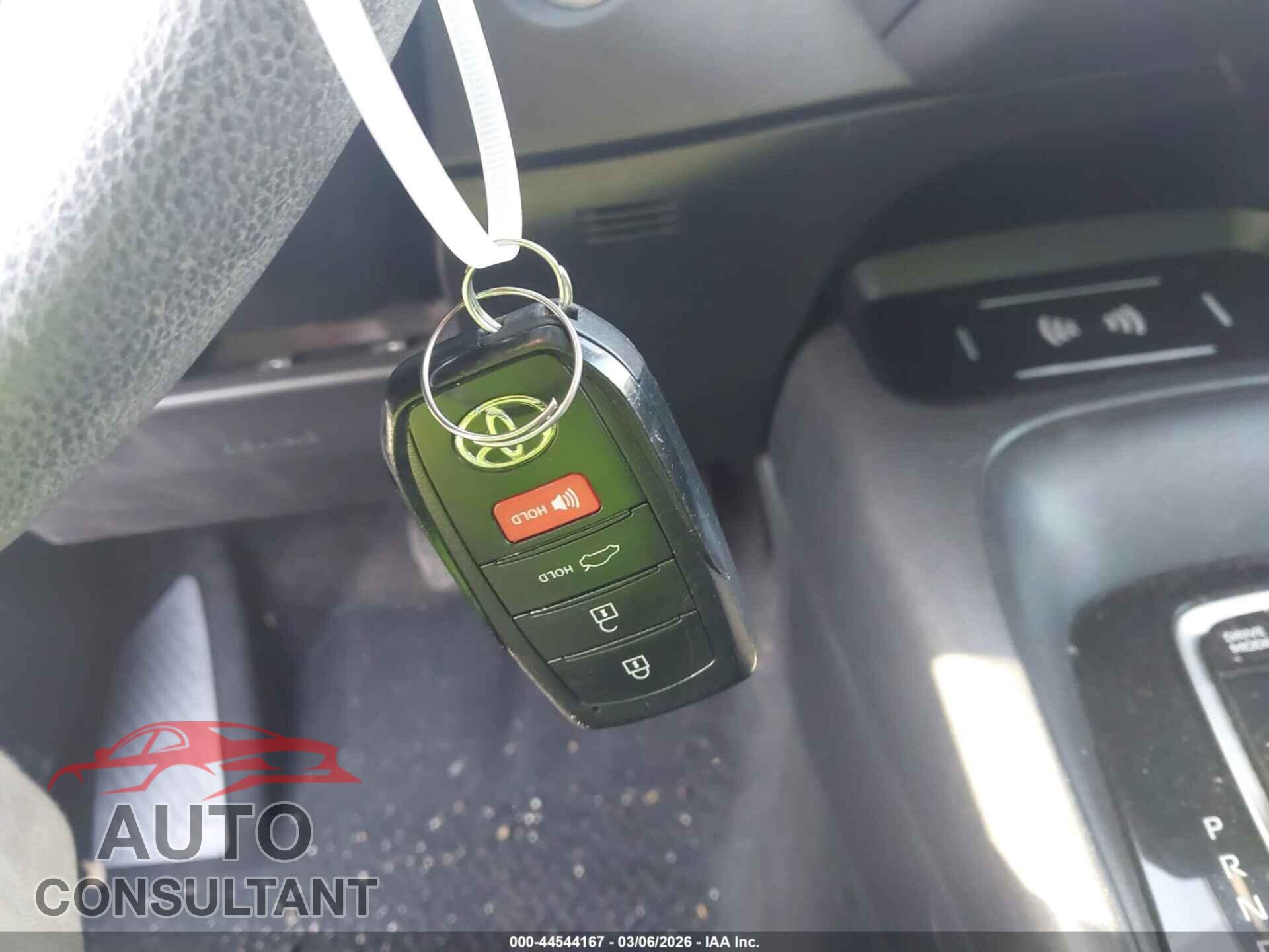 TOYOTA COROLLA 2024 - JTDBCMFE4R3036733