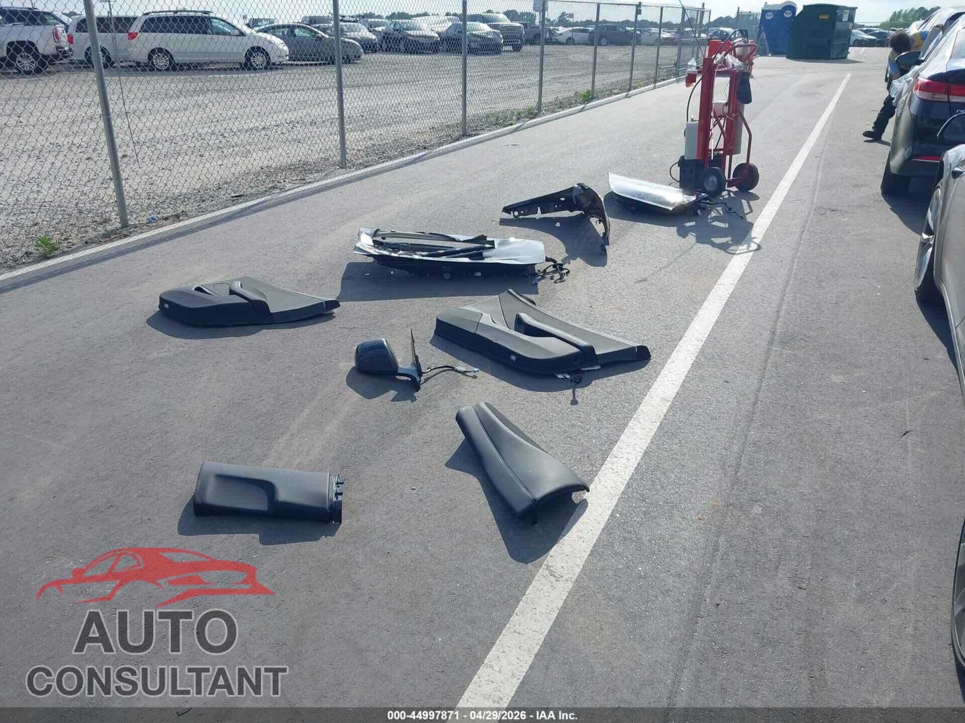 TESLA MODEL 3 2025 - 5YJ3E1EA0SF984308