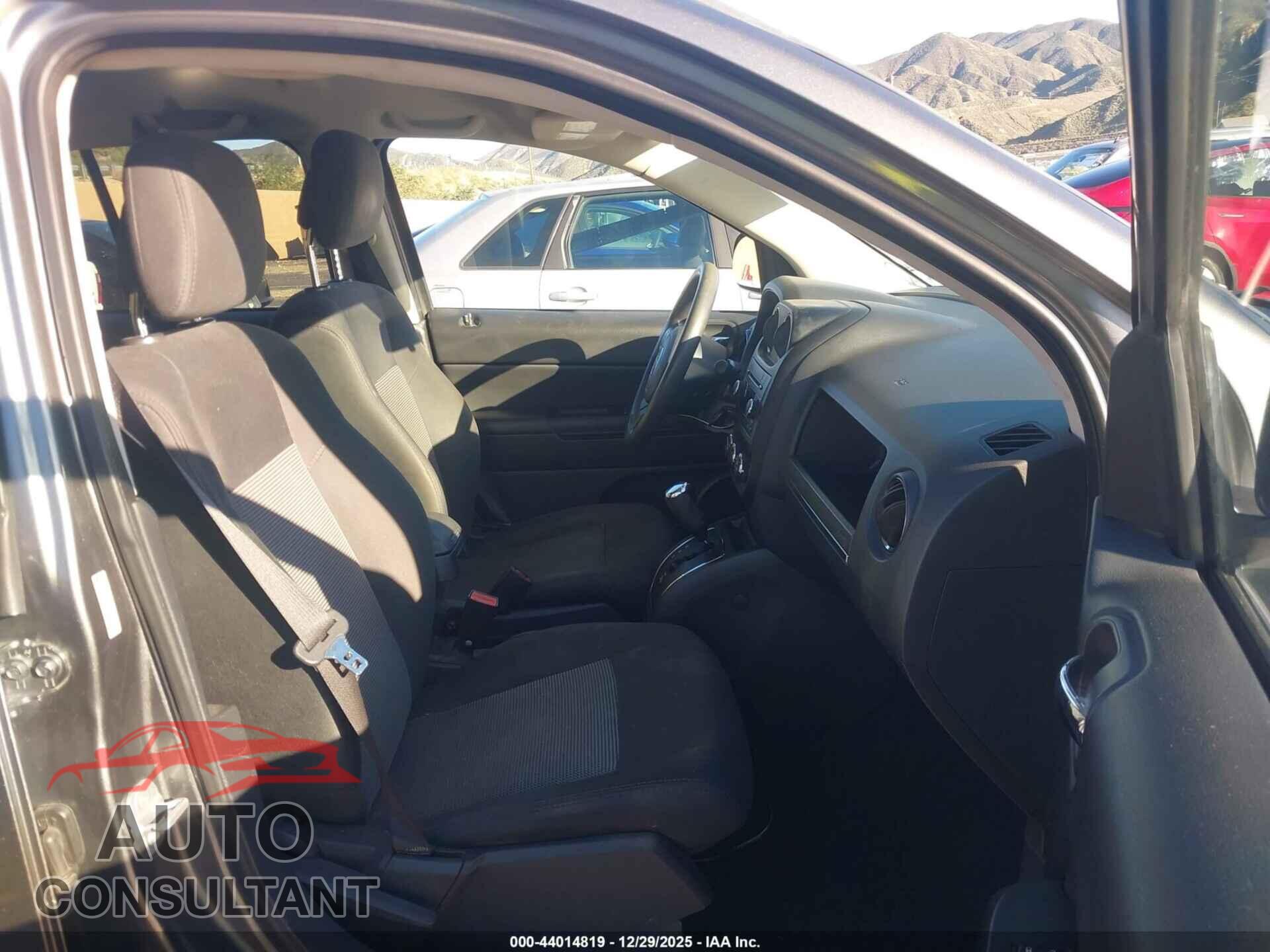 JEEP COMPASS 2012 - 1C4NJCBA8CD565698