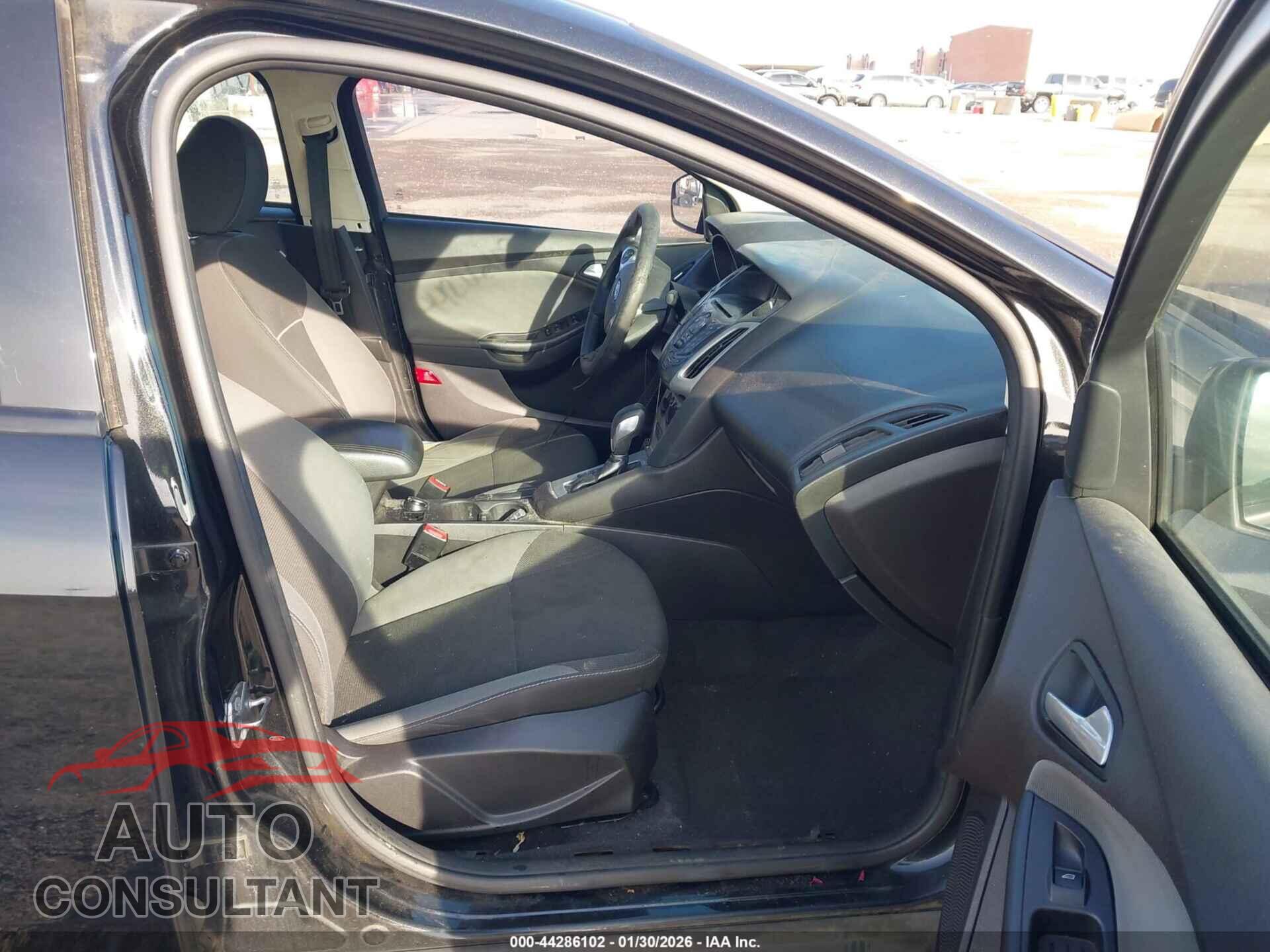 FORD FOCUS 2014 - 1FADP3F27EL439845