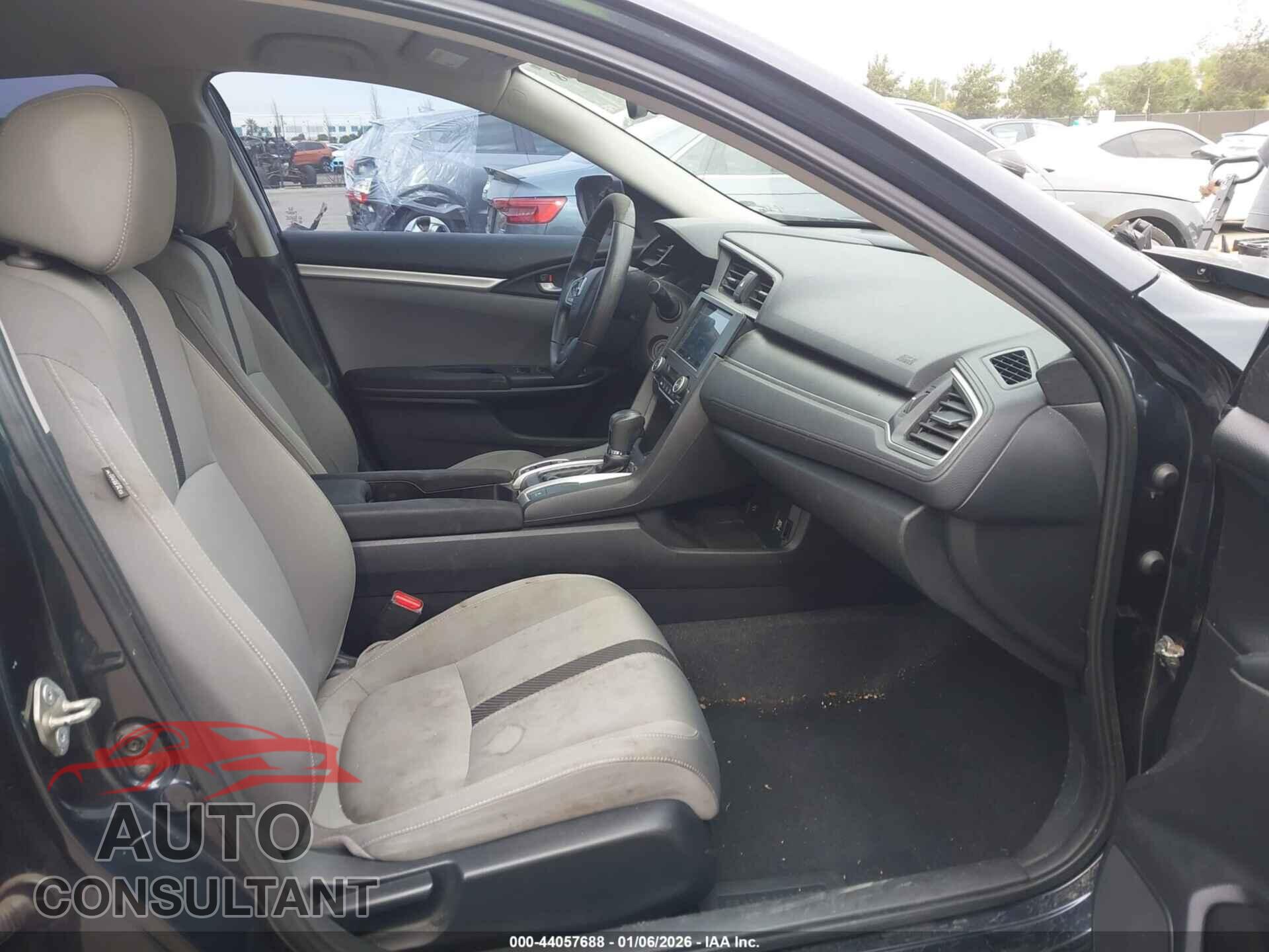 HONDA CIVIC 2018 - 2HGFC2F51JH610181