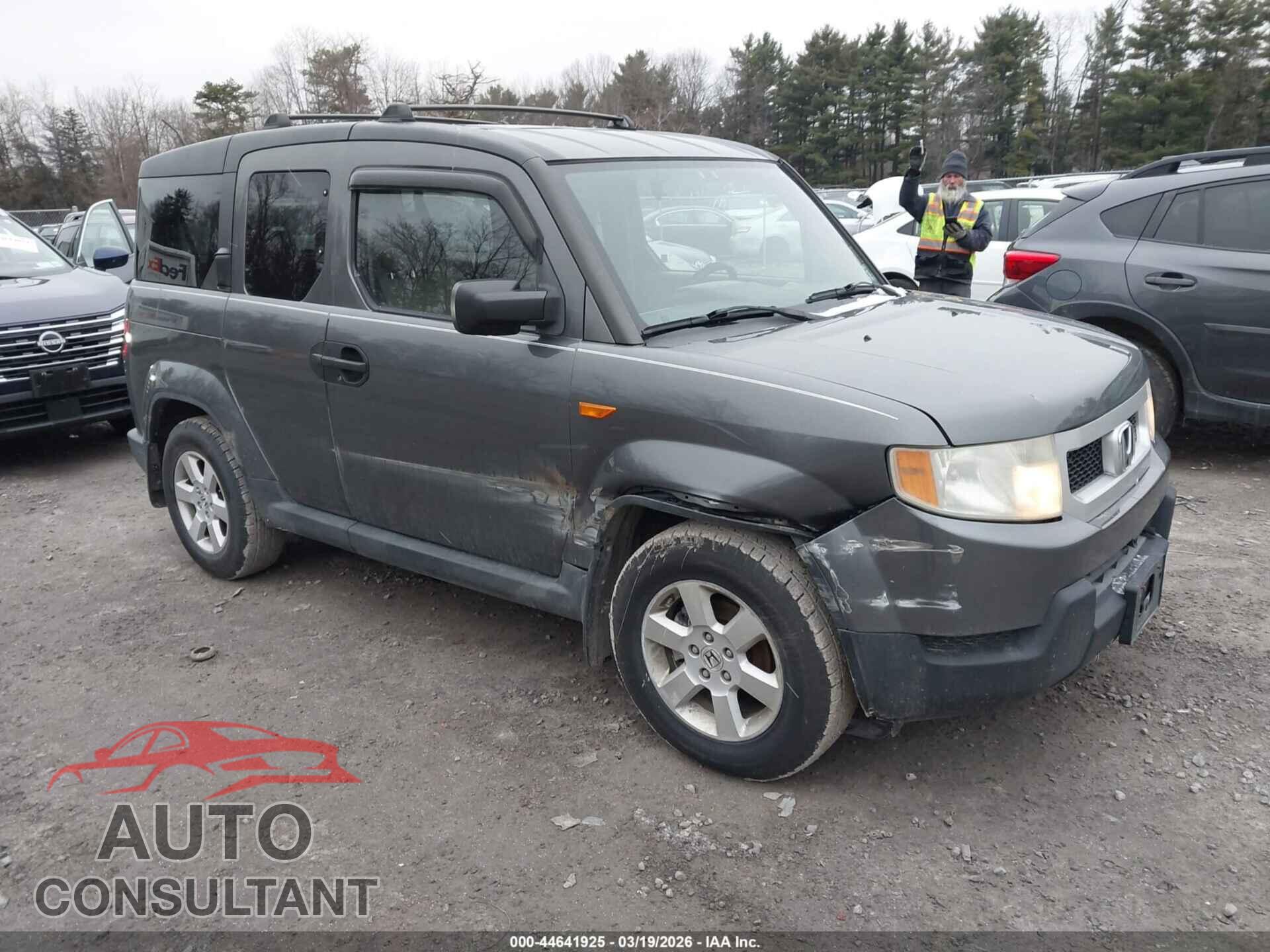 HONDA ELEMENT 2011 - 5J6YH2H76BL004008