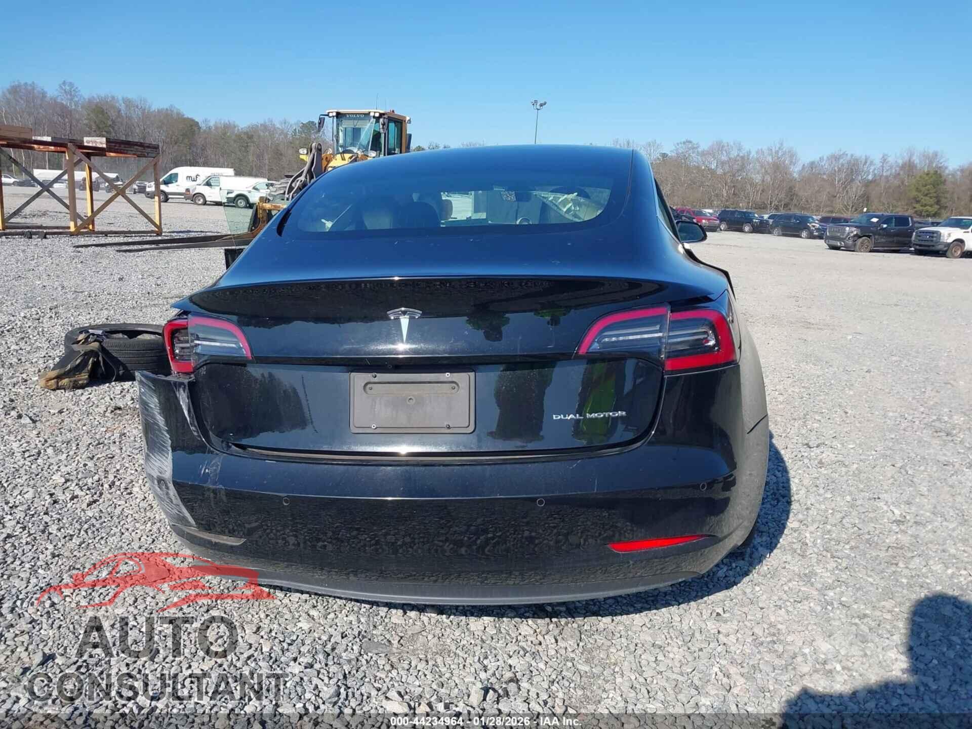 TESLA MODEL 3 2019 - 5YJ3E1EB4KF364652