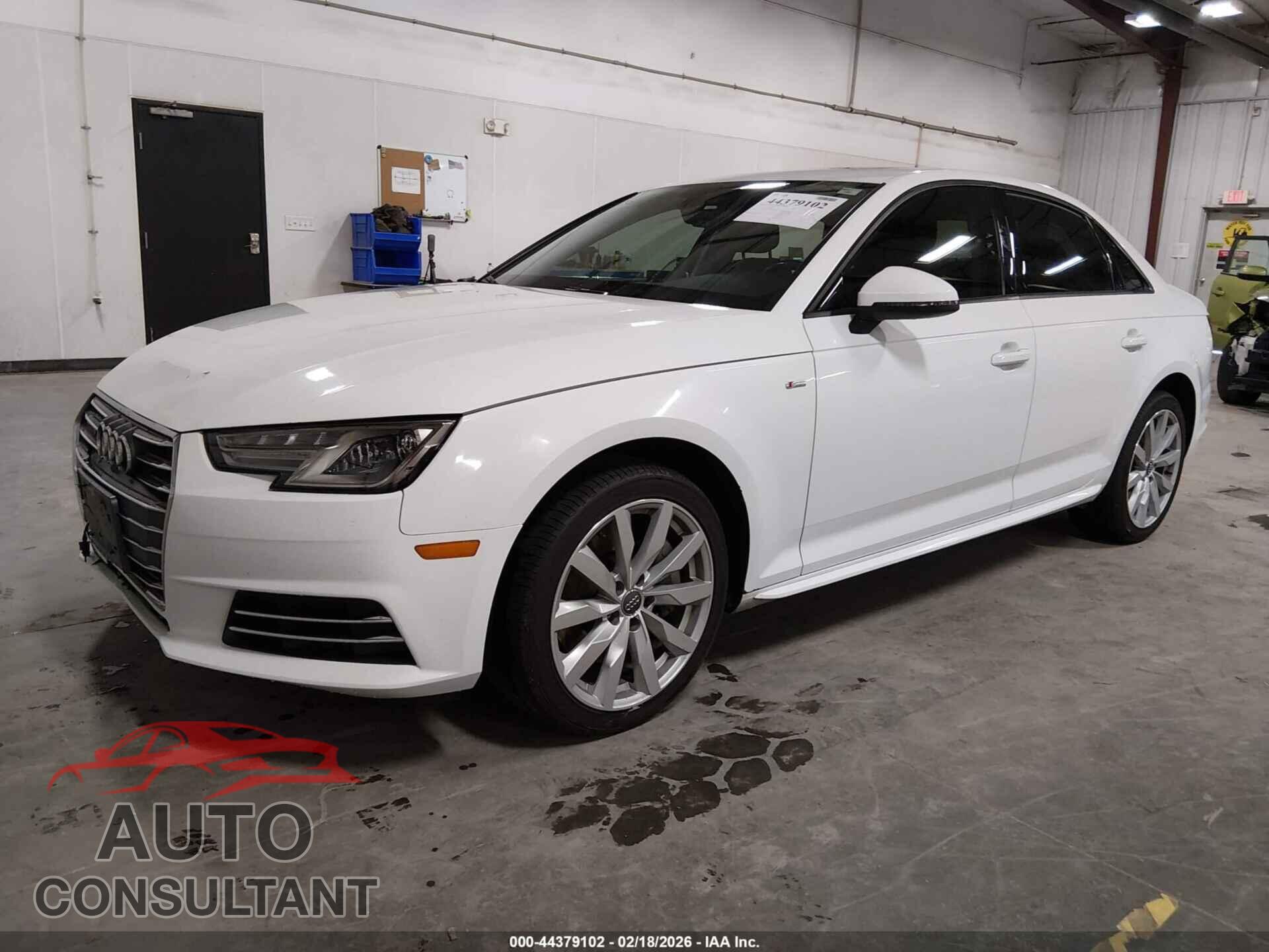 AUDI A4 2017 - WAUDNAF44HN045733