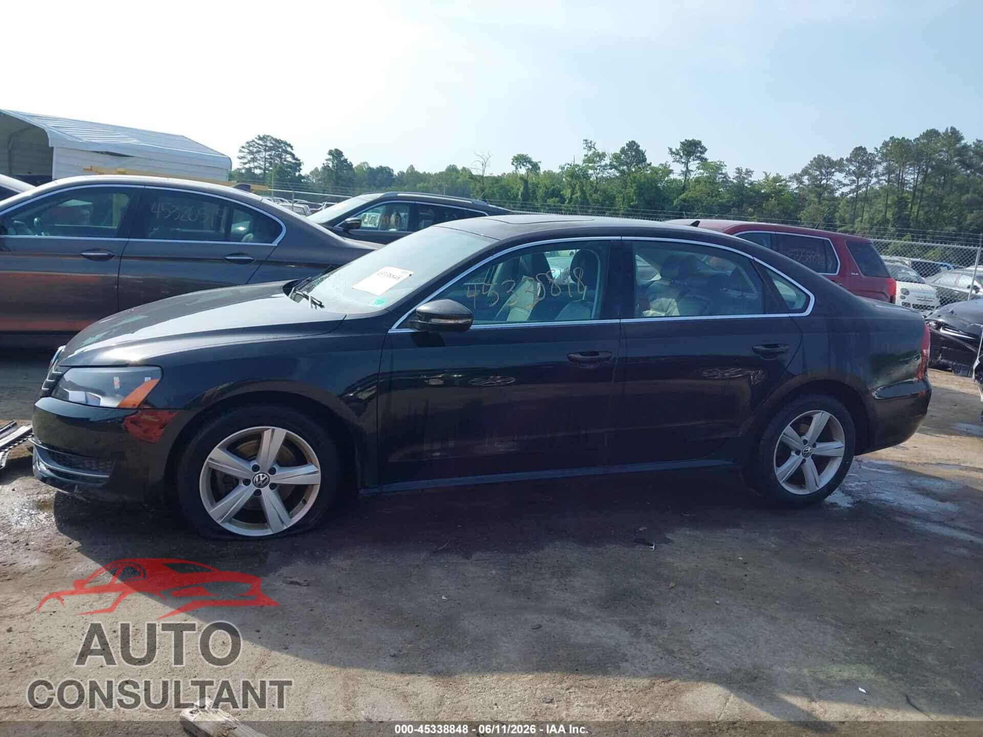 VOLKSWAGEN PASSAT 2012 - 1VWBP7A37CC081763