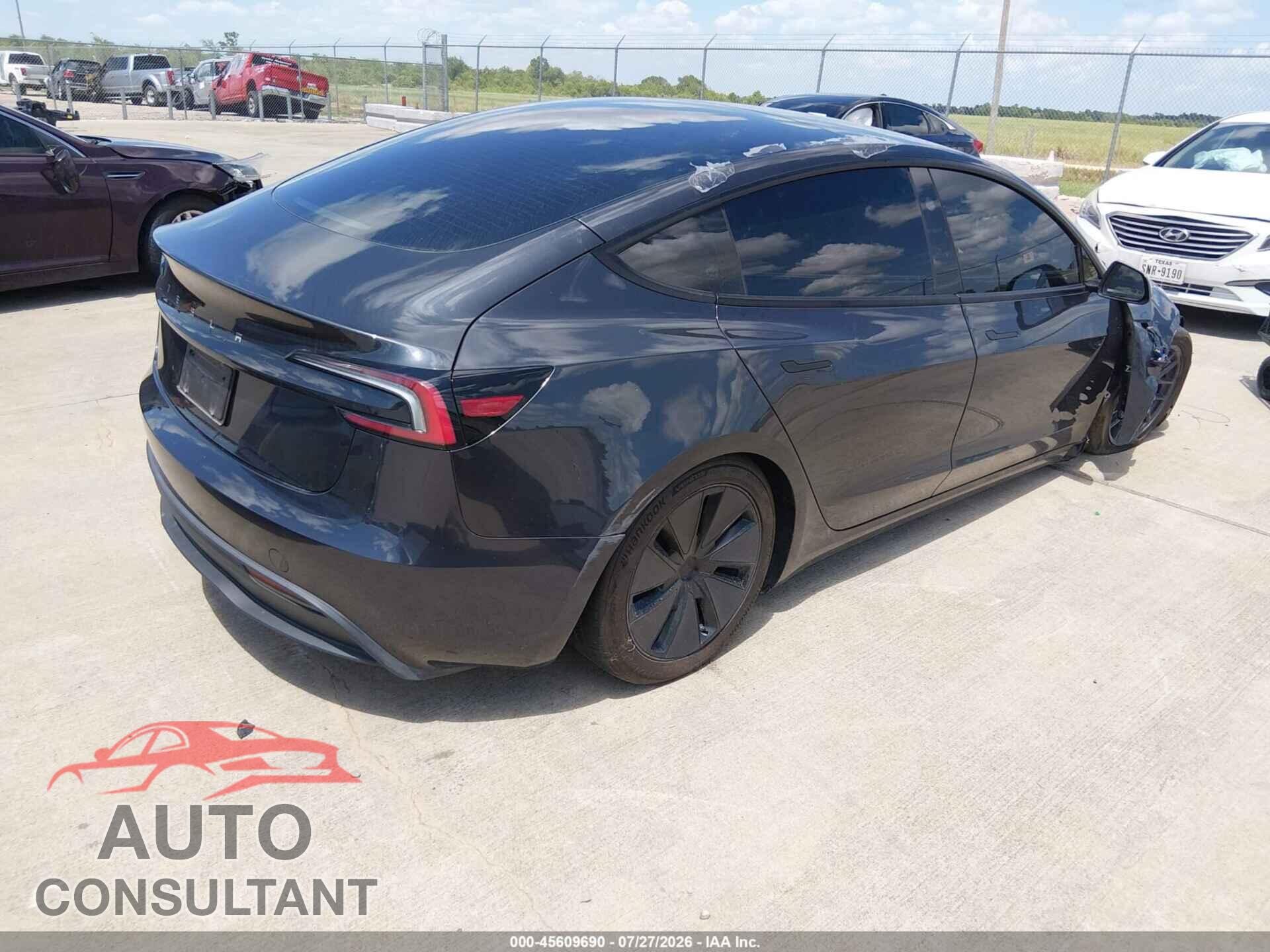 TESLA MODEL 3 2024 - 5YJ3E1EA4RF738128