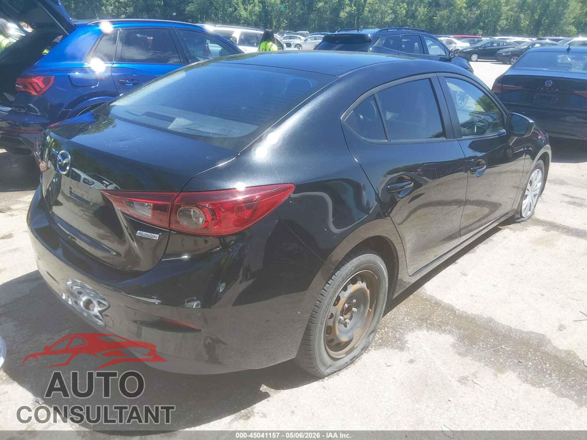 MAZDA MAZDA3 2018 - 3MZBN1U79JM228551