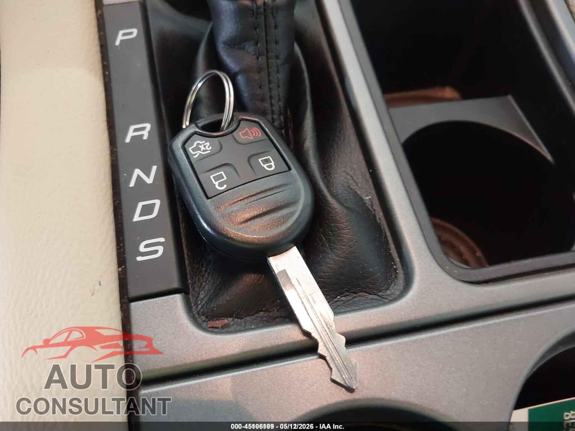 FORD TAURUS 2019 - 1FAHP2D81KG111912
