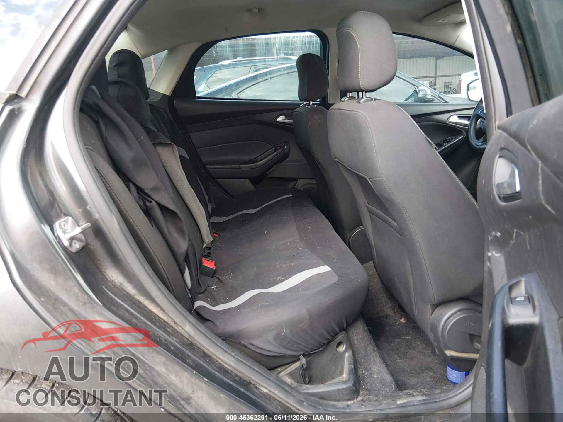 FORD FOCUS 2018 - 1FADP3FE9JL311675