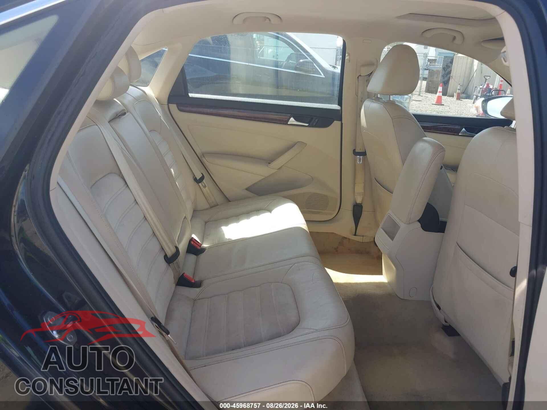 VOLKSWAGEN PASSAT 2012 - 1VWCN7A33CC005760