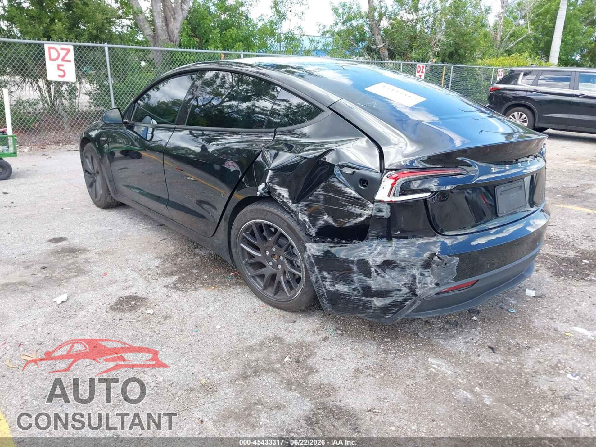 TESLA MODEL 3 2024 - 5YJ3E1EA4RF863890