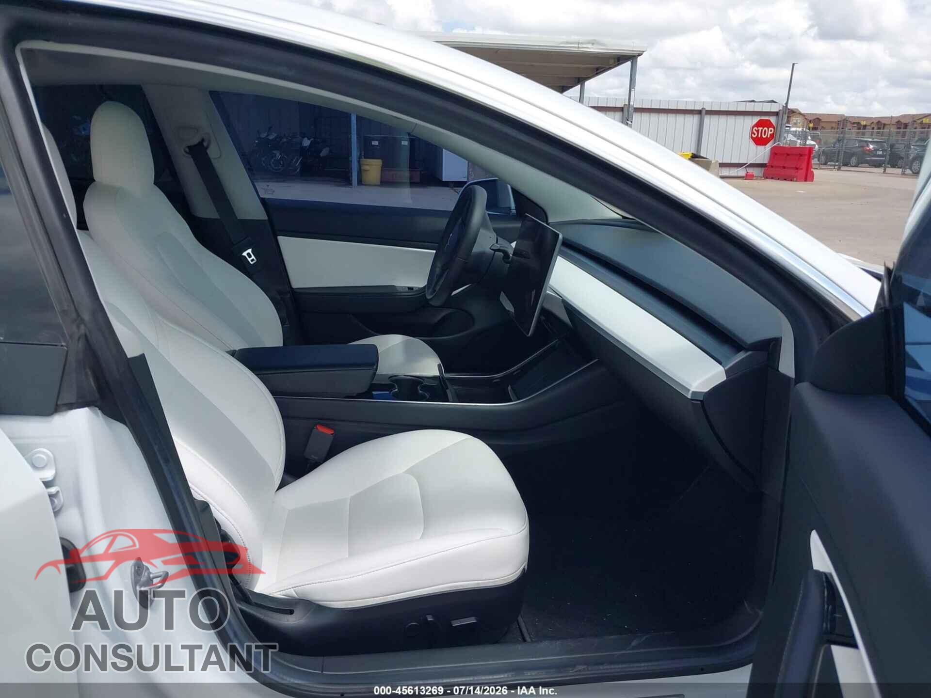 TESLA MODEL 3 2019 - 5YJ3E1EB6KF487515