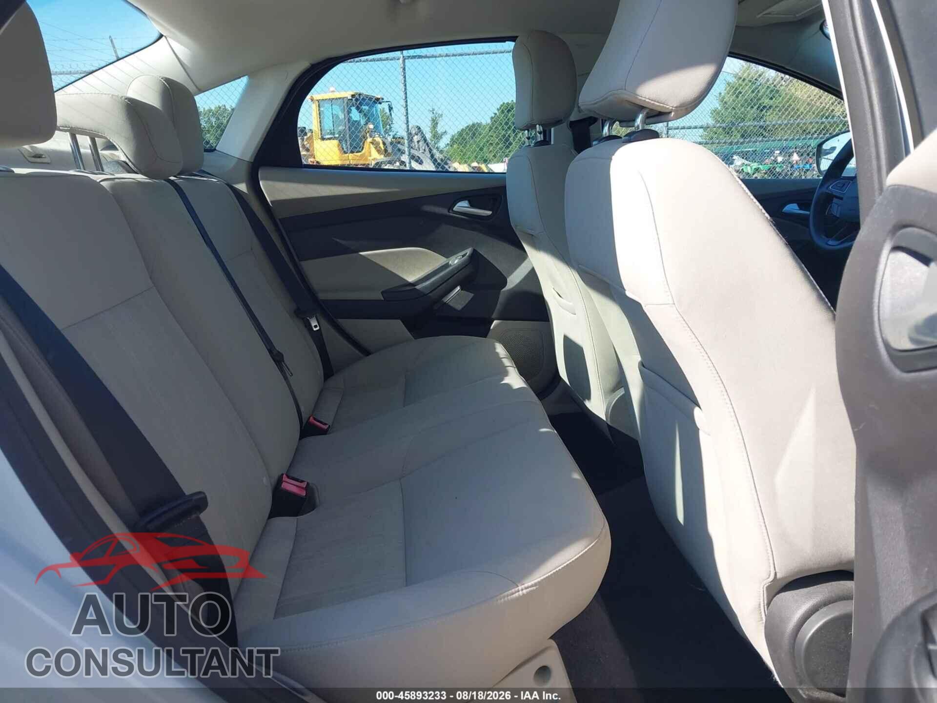 FORD FOCUS 2015 - 1FADP3F2XFL262645