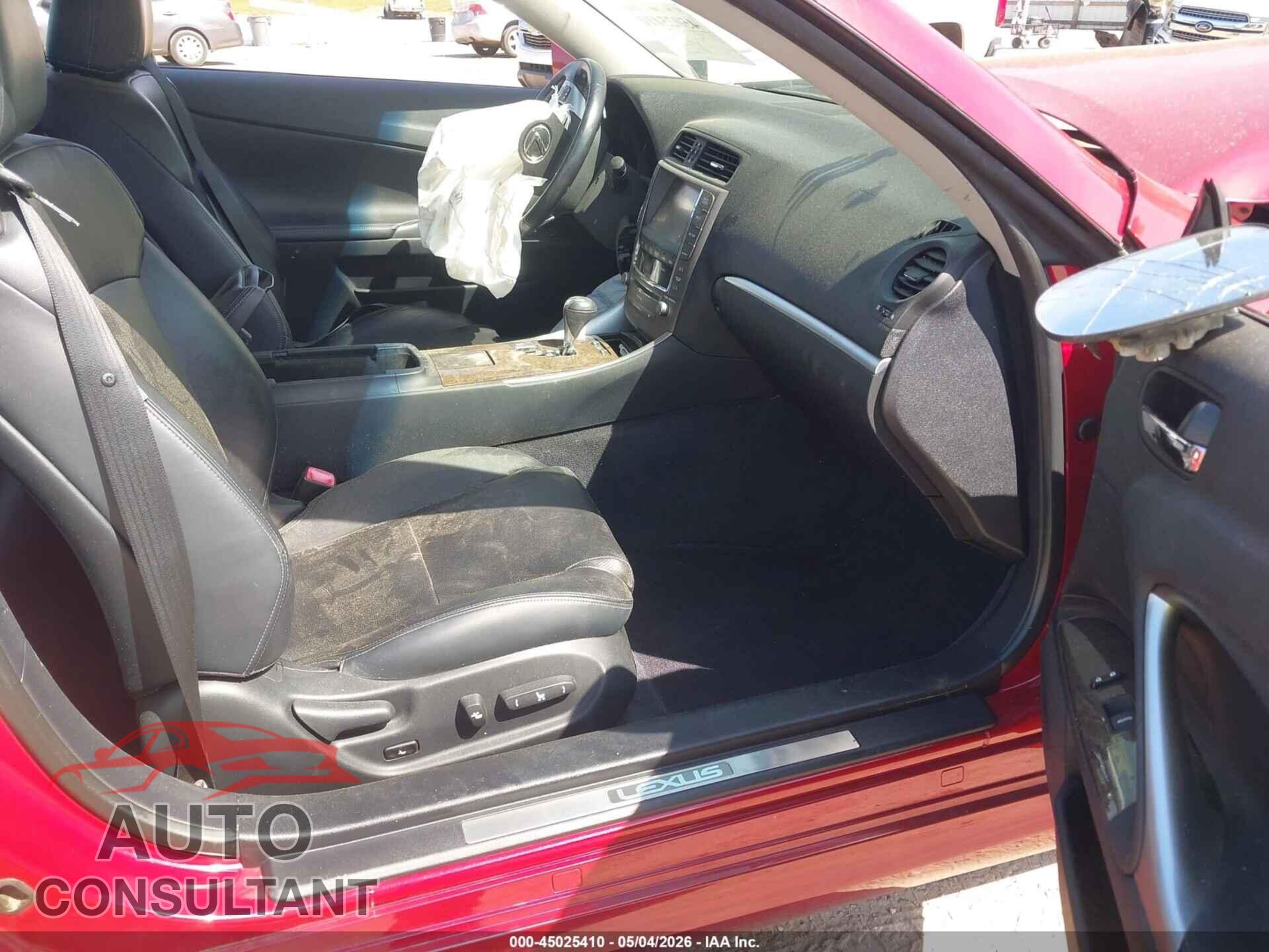 LEXUS IS 250C 2013 - JTHFF2C21D2529029