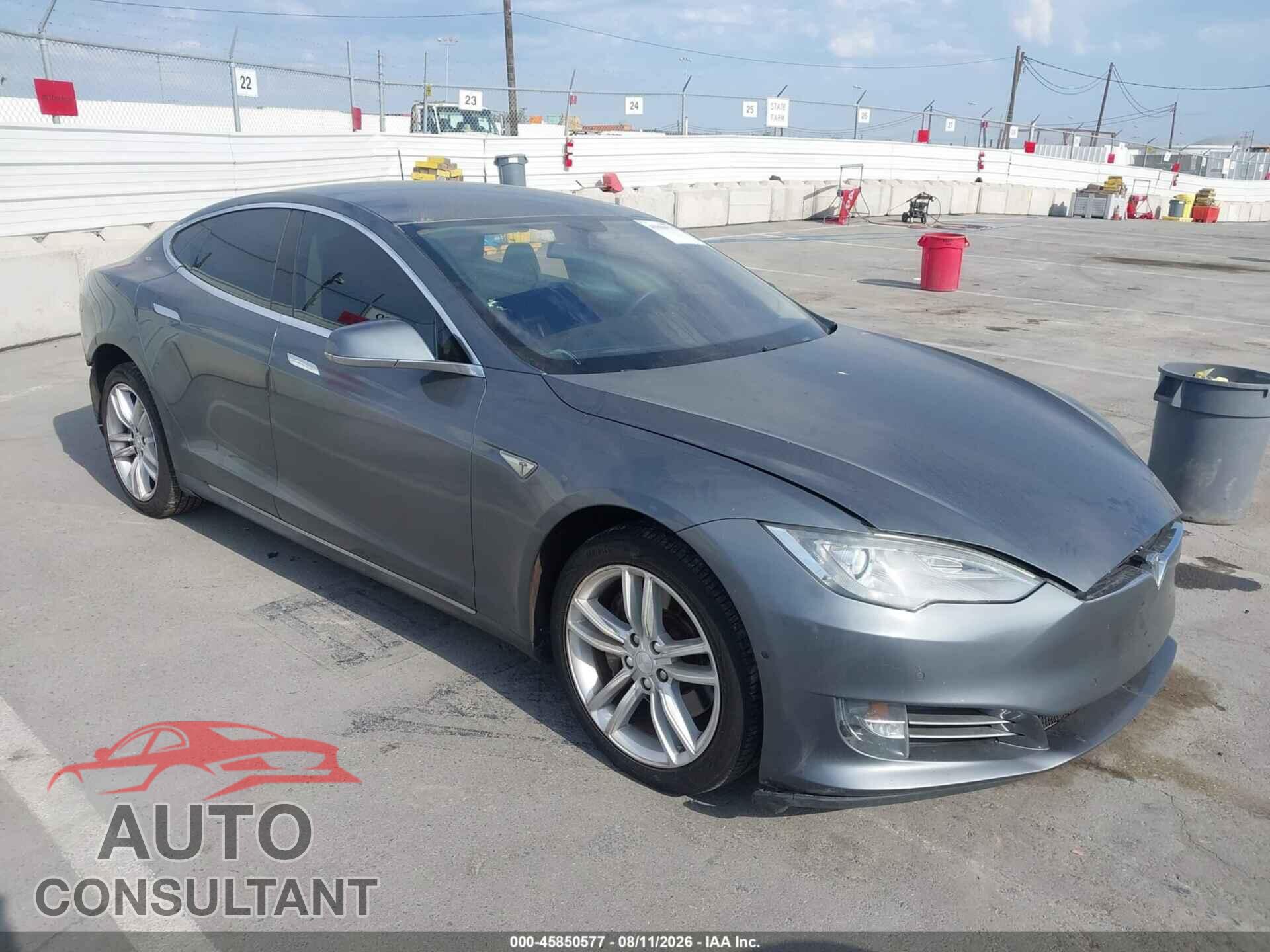 TESLA MODEL S 2013 - 5YJSA1CG1DFP27255