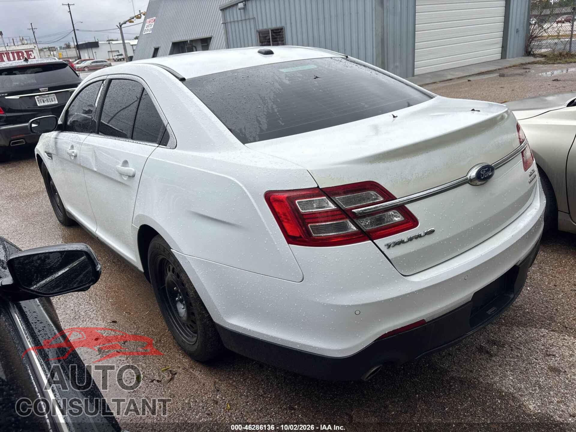 FORD TAURUS 2015 - 1FAHP2E85FG151981