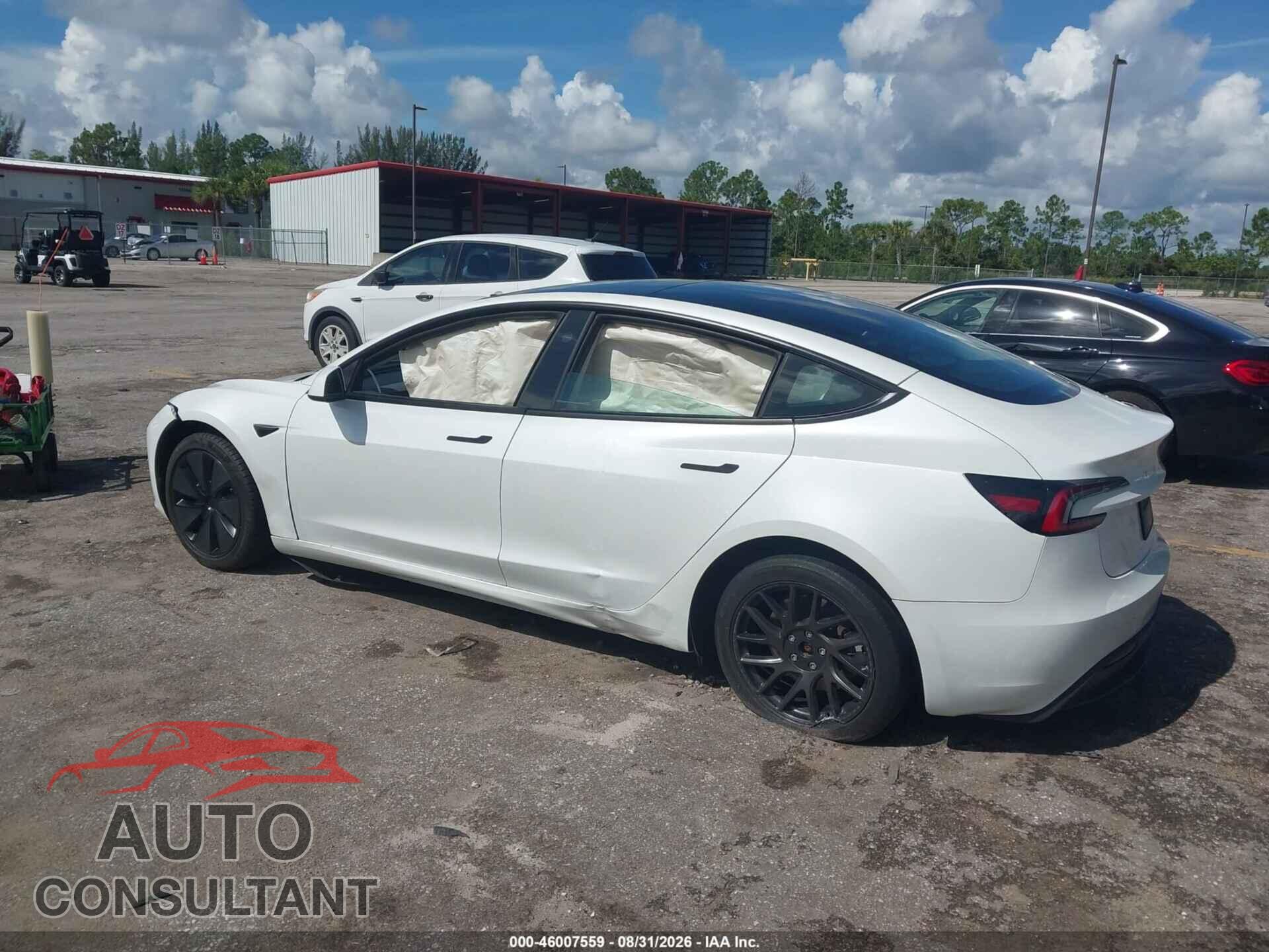 TESLA MODEL 3 2024 - 5YJ3E1EA4RF744592