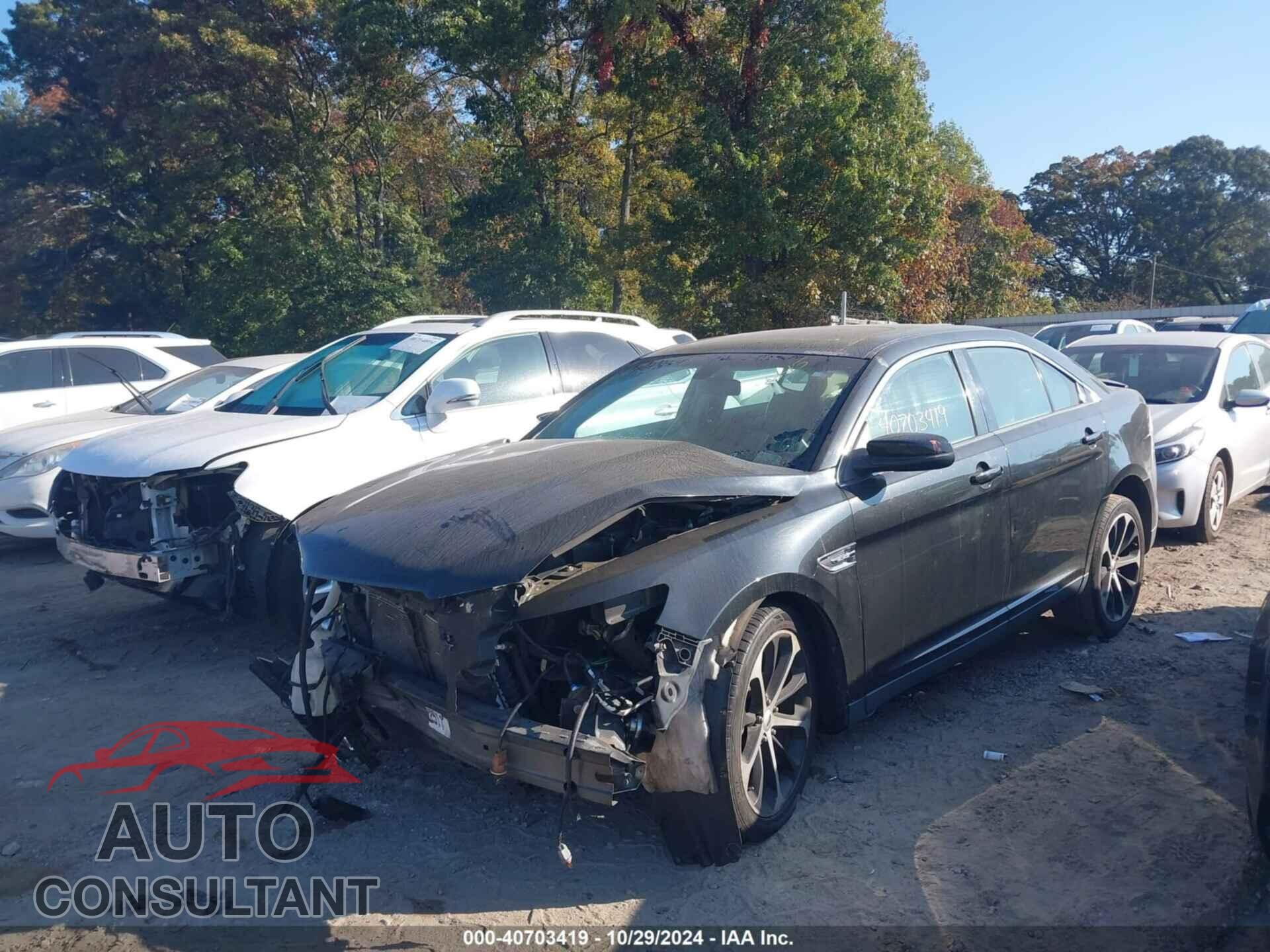 FORD TAURUS 2015 - 1FAHP2D88FG153645
